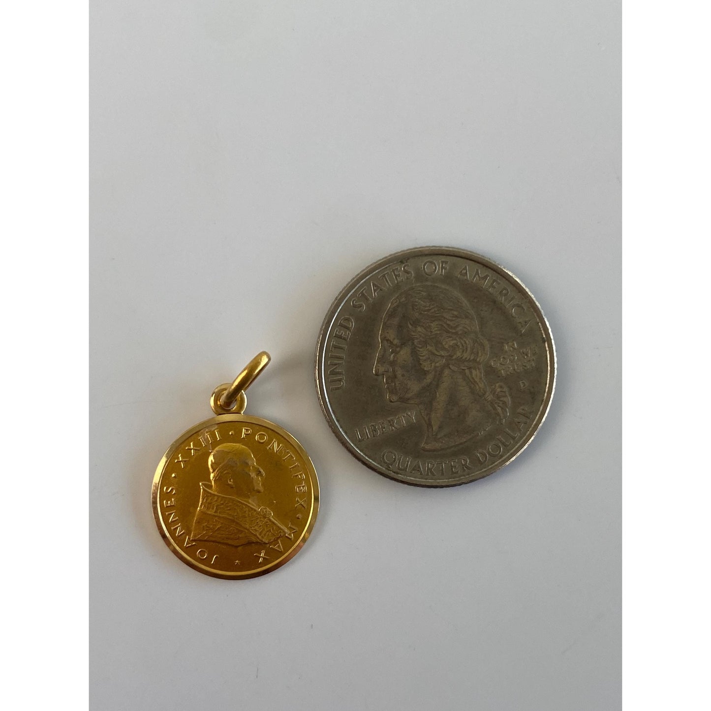 Solid 18k Yellow Gold 'Joannes Pontifex' Pope Religious Charm