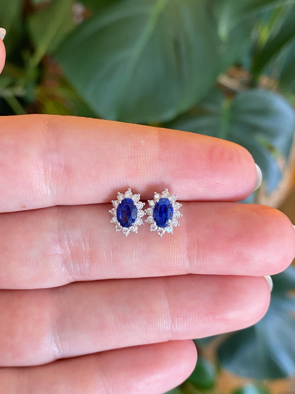 Vintage Solid 18k White Gold Diamond Halo Blue Sapphire Stud Earrings