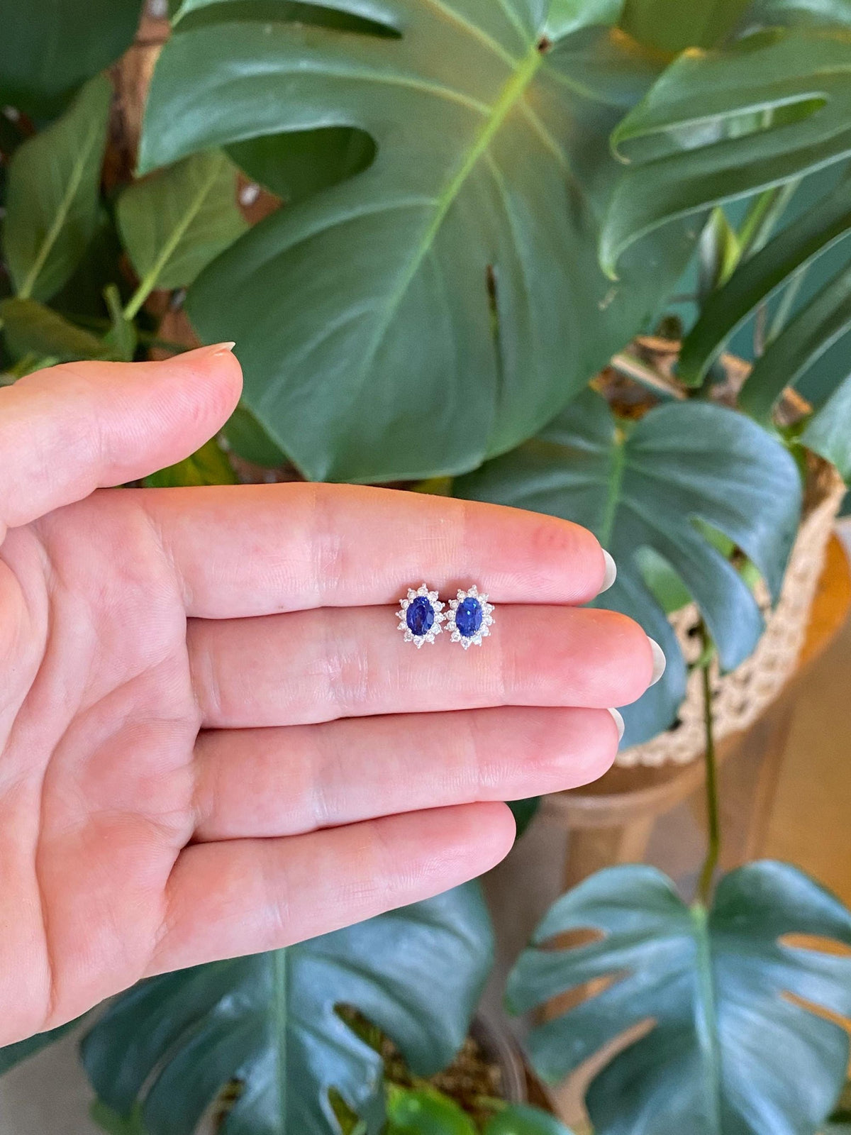 Vintage Solid 18k White Gold Diamond Halo Blue Sapphire Stud Earrings