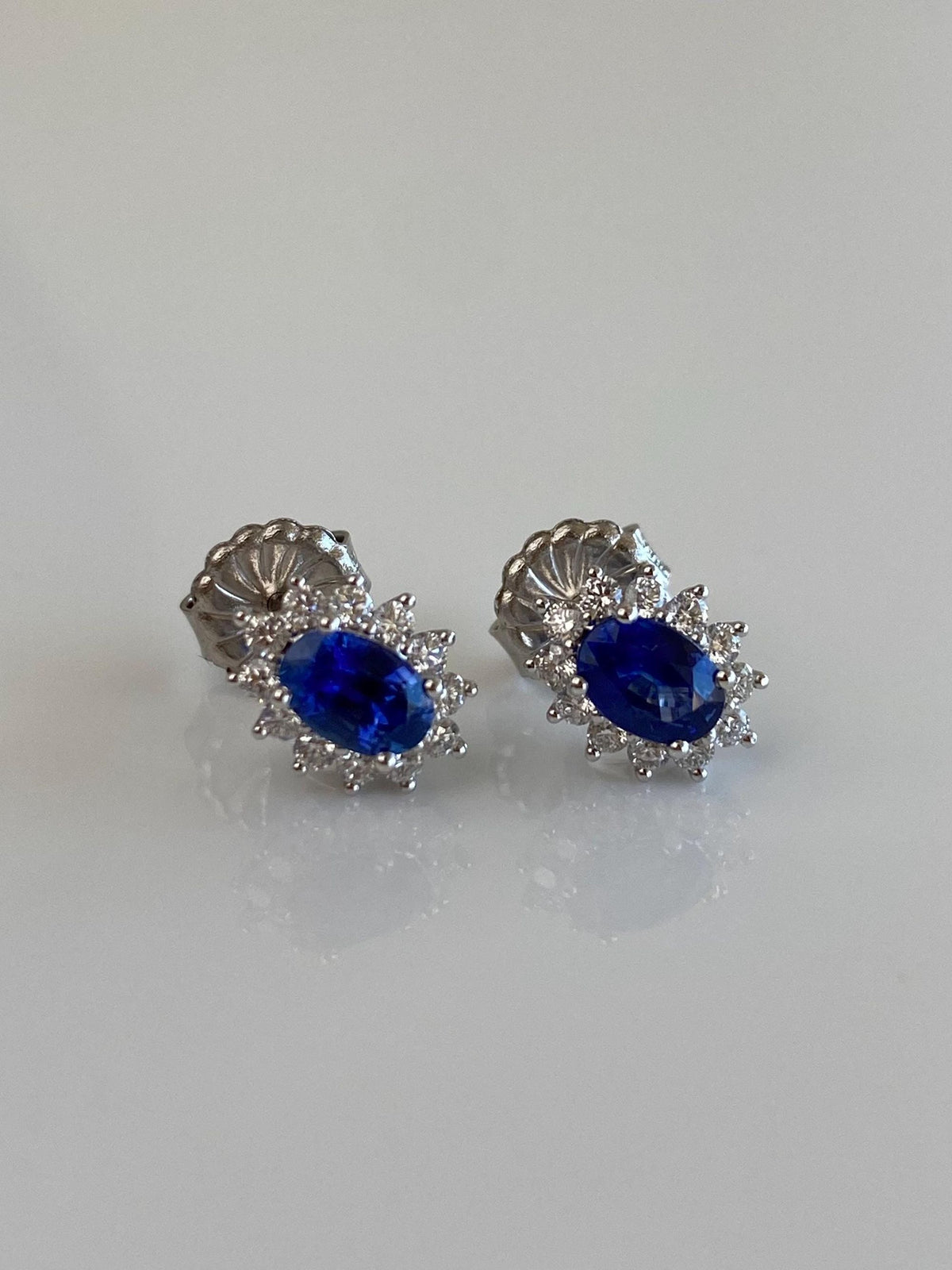 Vintage Solid 18k White Gold Diamond Halo Blue Sapphire Stud Earrings