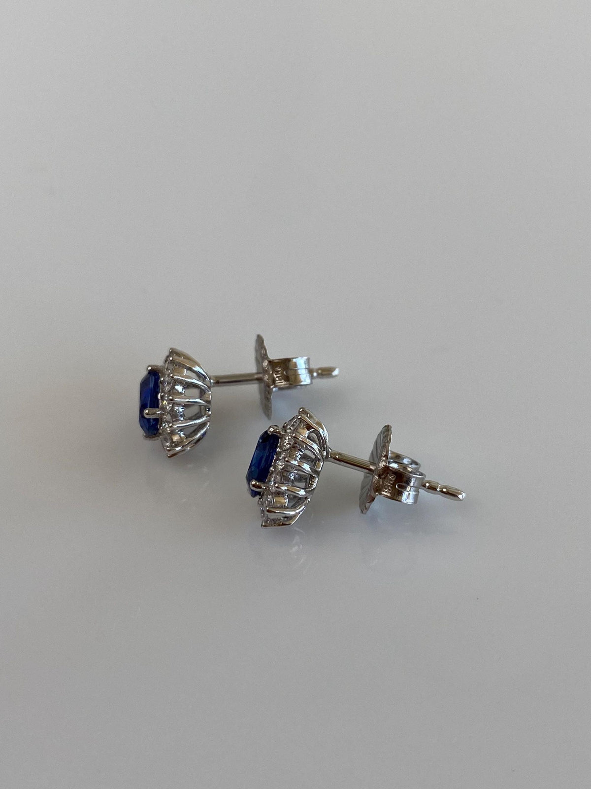 Vintage Solid 18k White Gold Diamond Halo Blue Sapphire Stud Earrings