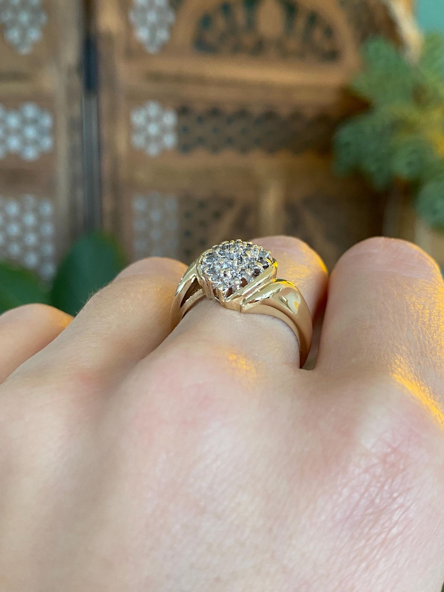 Vintage Solid 10k Yellow Gold Diamond Cluster Twist Ring - Size 6.75