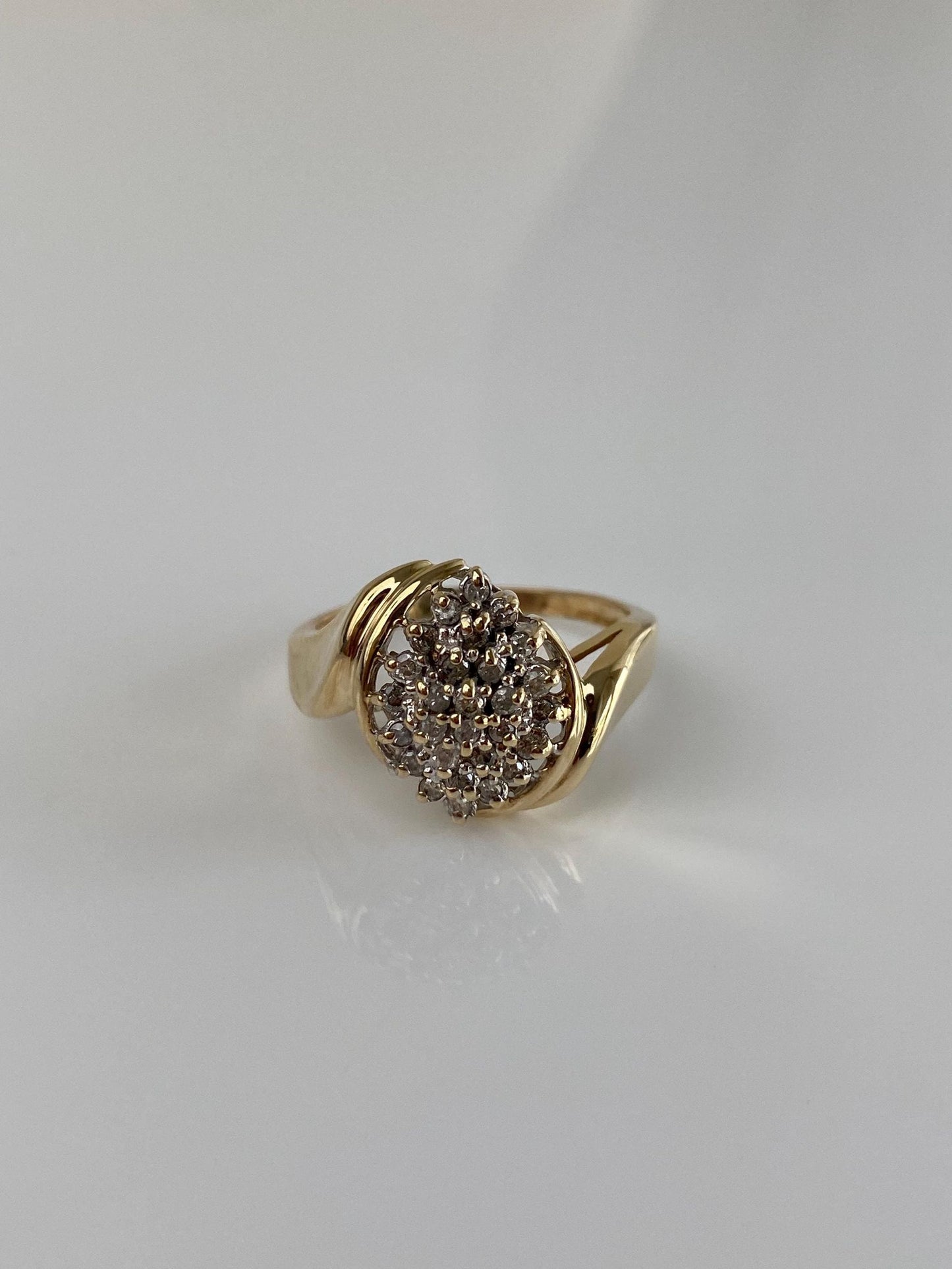Vintage Solid 10k Yellow Gold Diamond Cluster Twist Ring - Size 6.75