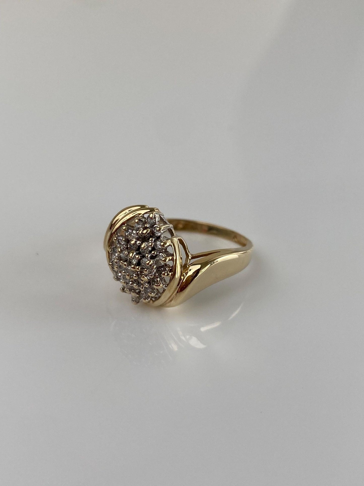 Vintage Solid 10k Yellow Gold Diamond Cluster Twist Ring - Size 6.75