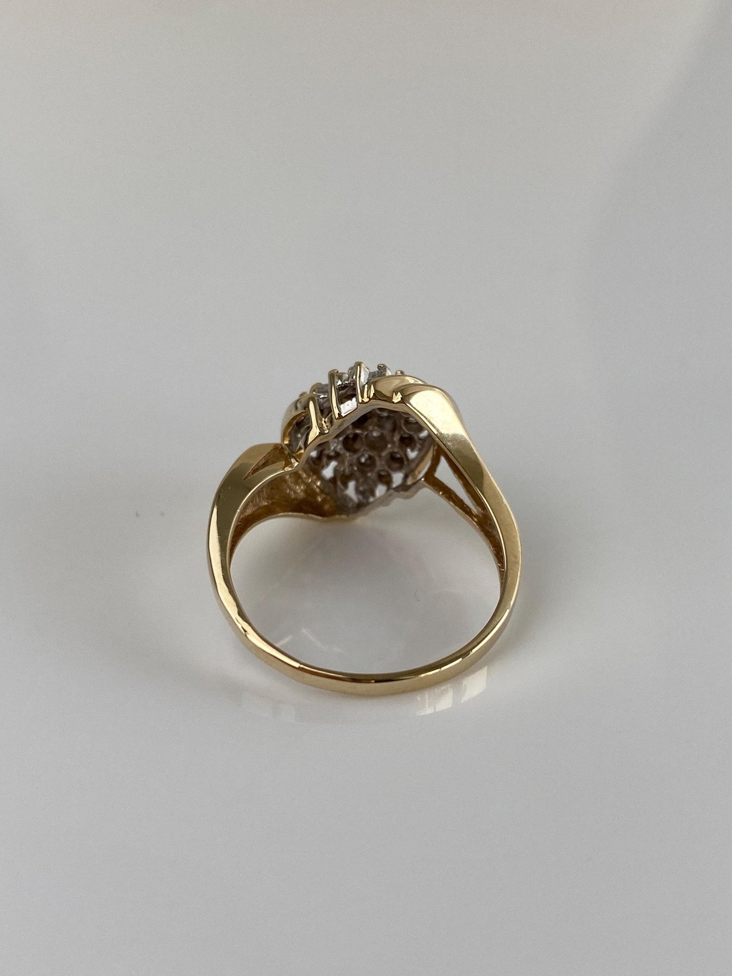 Vintage Solid 10k Yellow Gold Diamond Cluster Twist Ring - Size 6.75