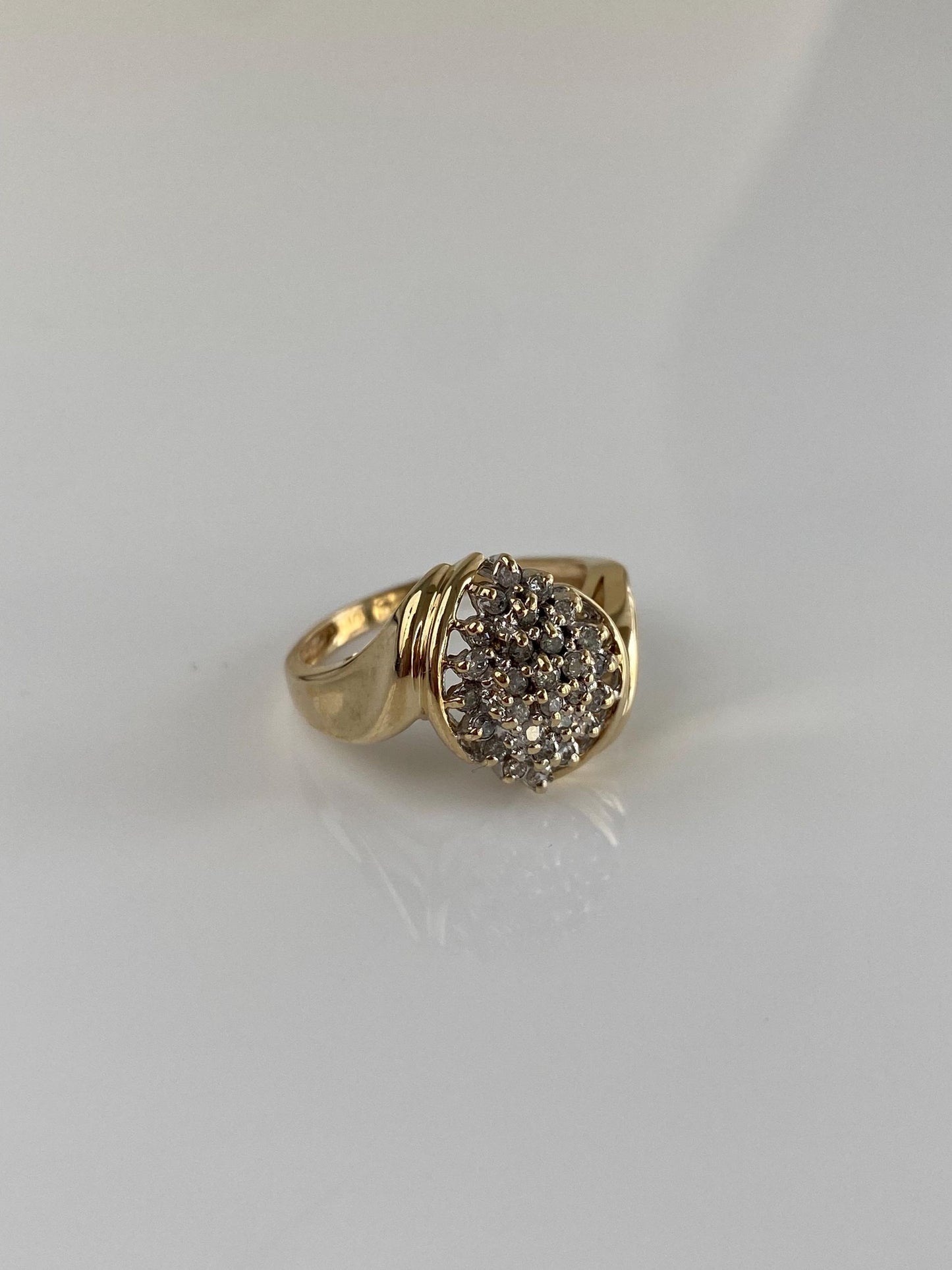Vintage Solid 10k Yellow Gold Diamond Cluster Twist Ring - Size 6.75