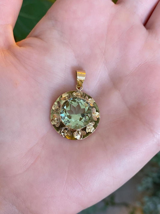 Vintage Solid 14k Yellow Gold Light Green Cubic Zirconia Flowers Charm