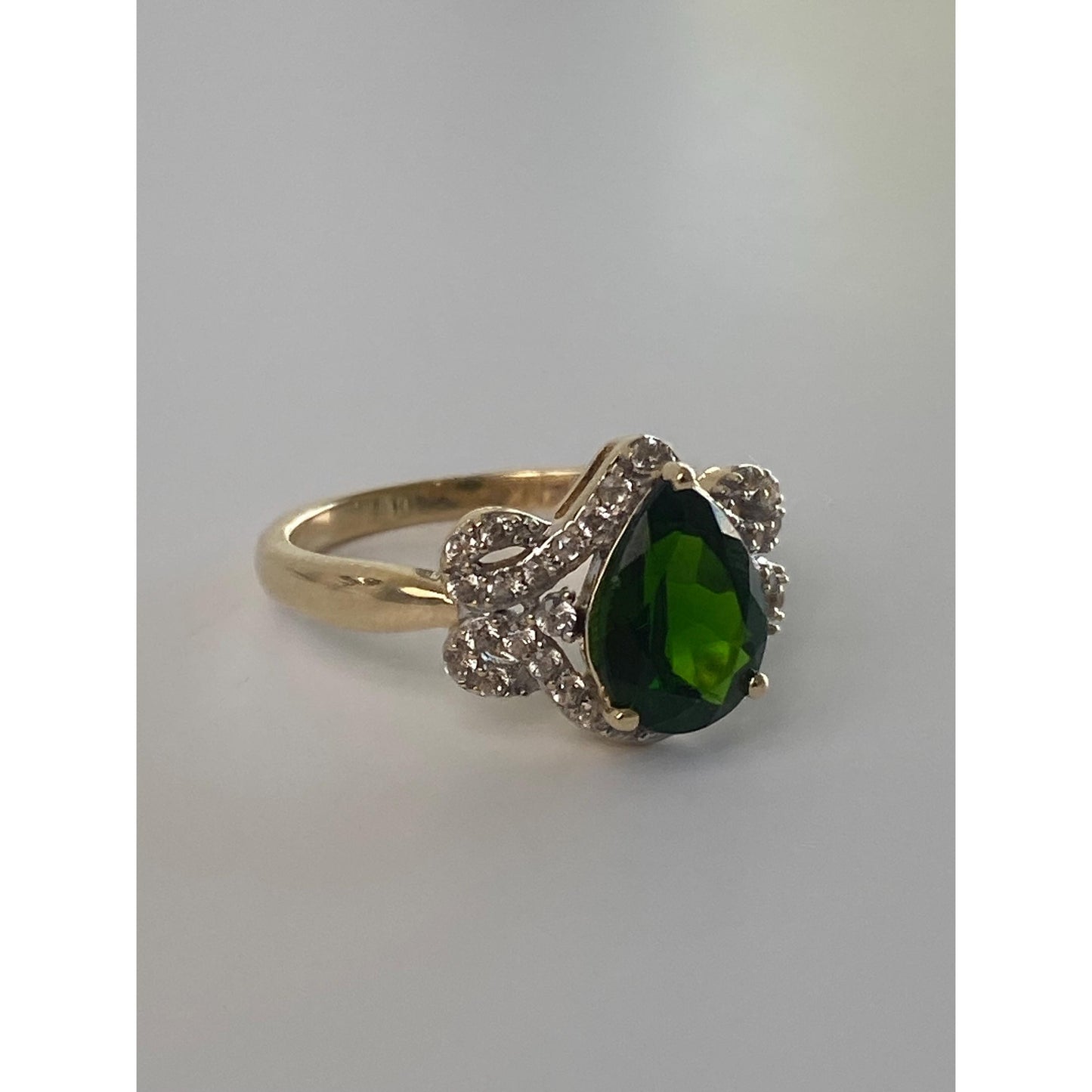Vintage Solid 10k Yellow Gold Clear Spinel Green Tourmaline Ring - Size 7.75