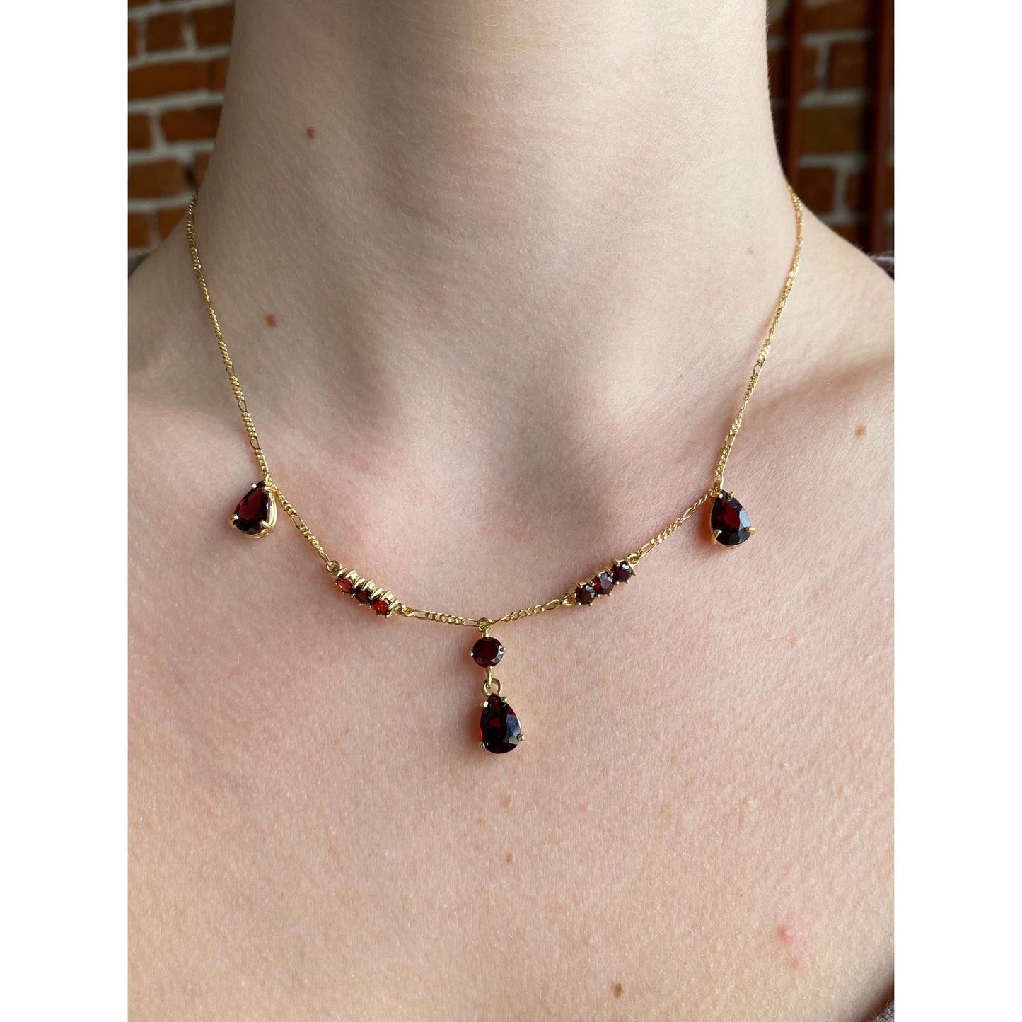 Vintage Solid 18k Yellow Gold Garnet Figaro Chain Necklace - 16.5 inches
