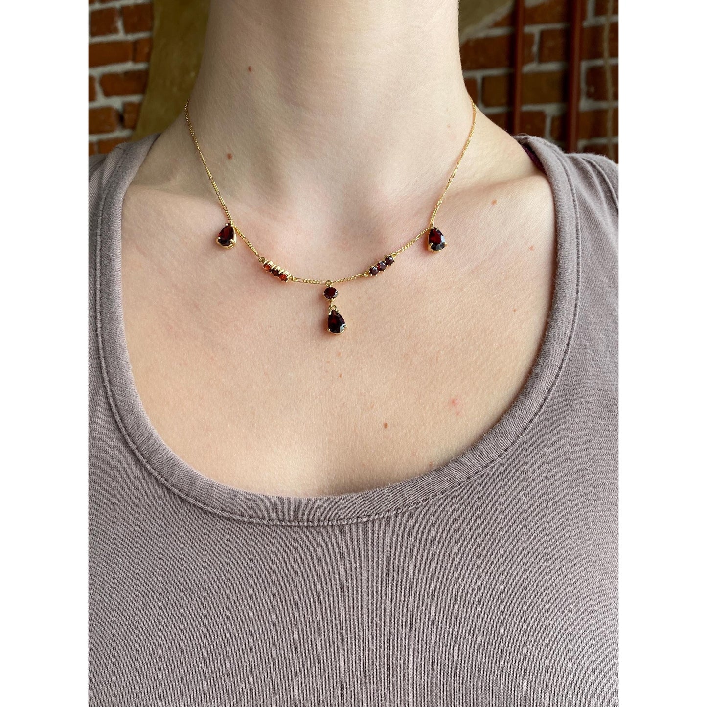 Vintage Solid 18k Yellow Gold Garnet Figaro Chain Necklace - 16.5 inches