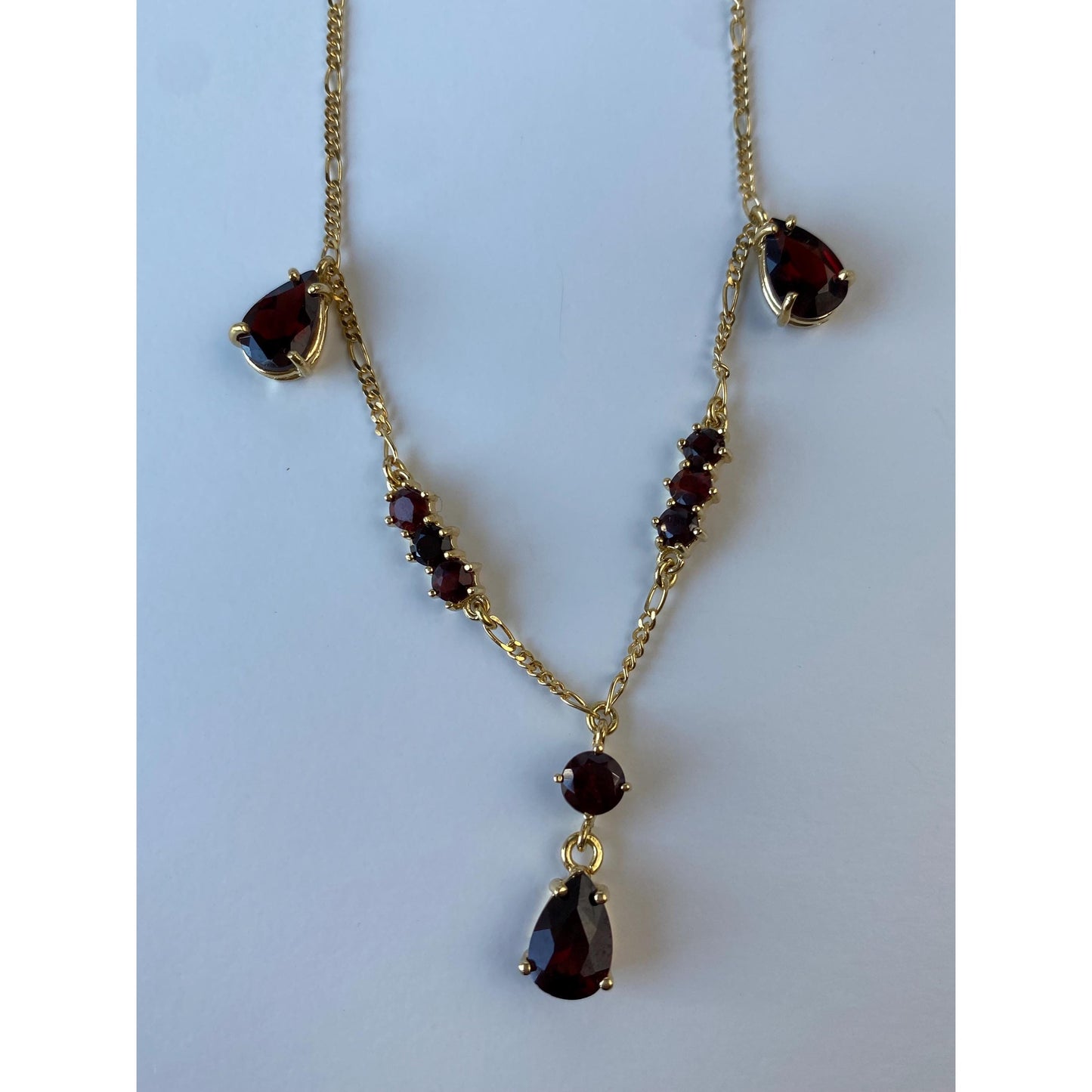Vintage Solid 18k Yellow Gold Garnet Figaro Chain Necklace - 16.5 inches
