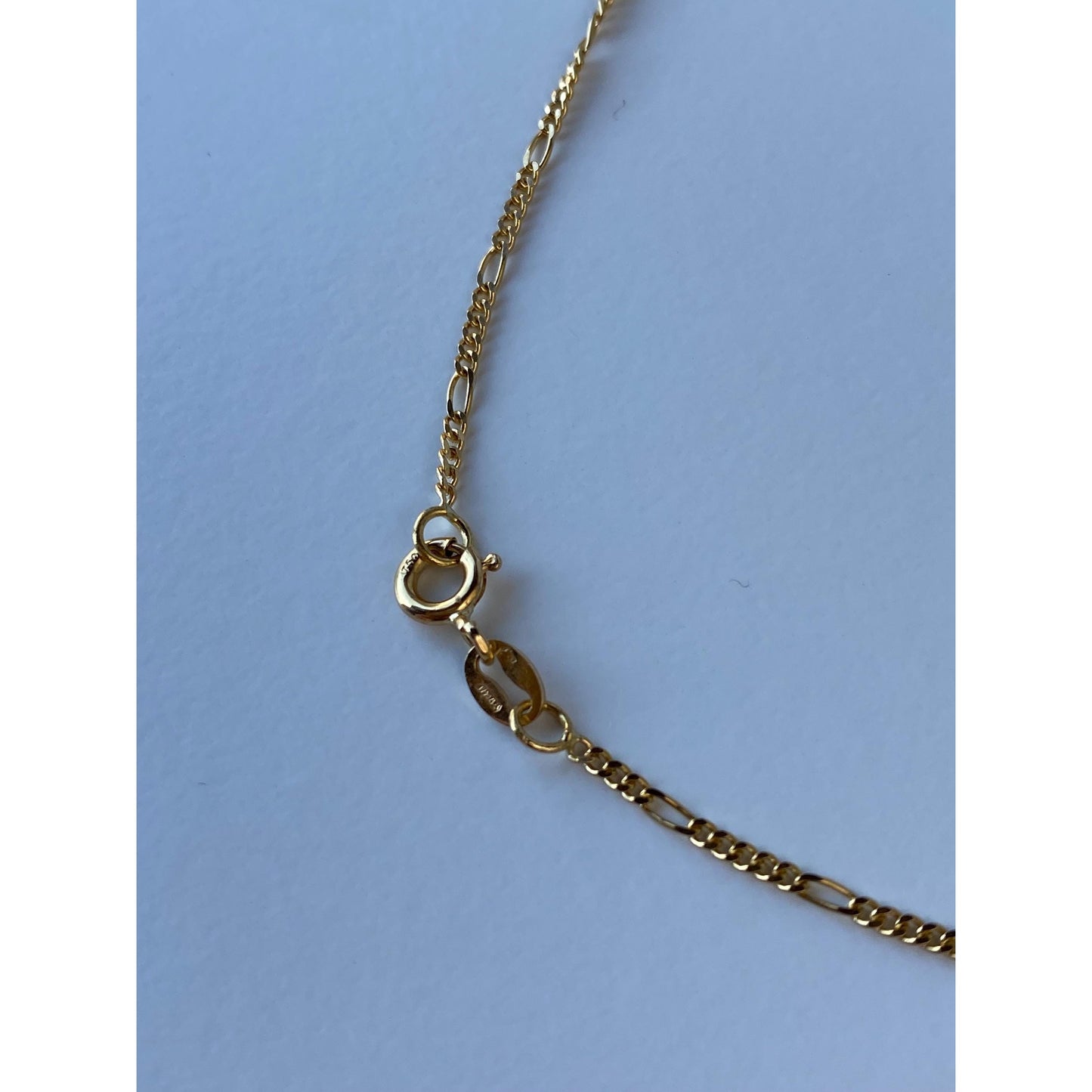 Vintage Solid 18k Yellow Gold Garnet Figaro Chain Necklace - 16.5 inches