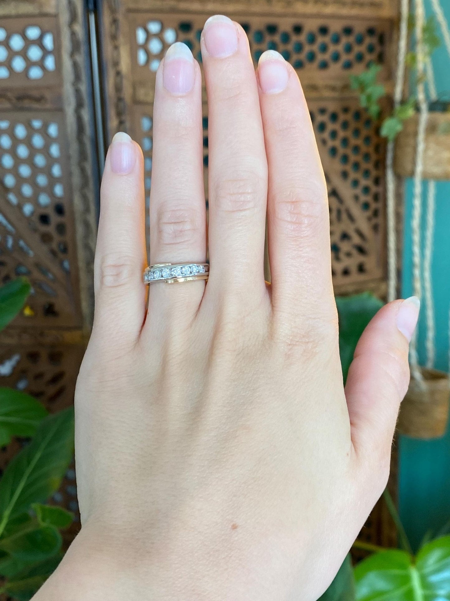 Vintage Solid 14k White & Yellow Gold Diamond Ring Band - Size 5.5