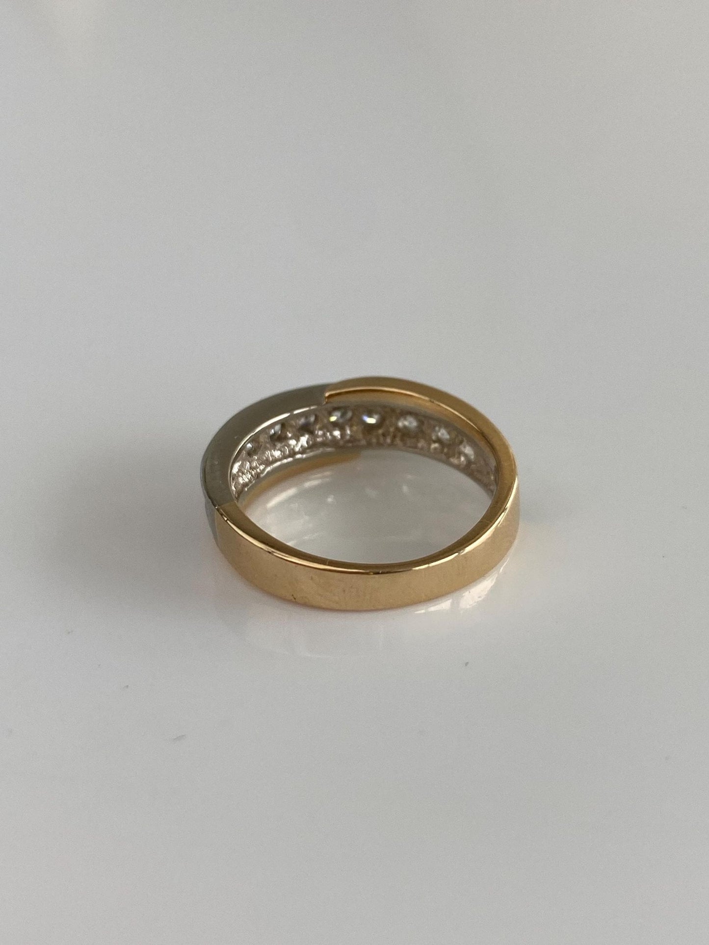 Vintage Solid 14k White & Yellow Gold Diamond Ring Band - Size 5.5