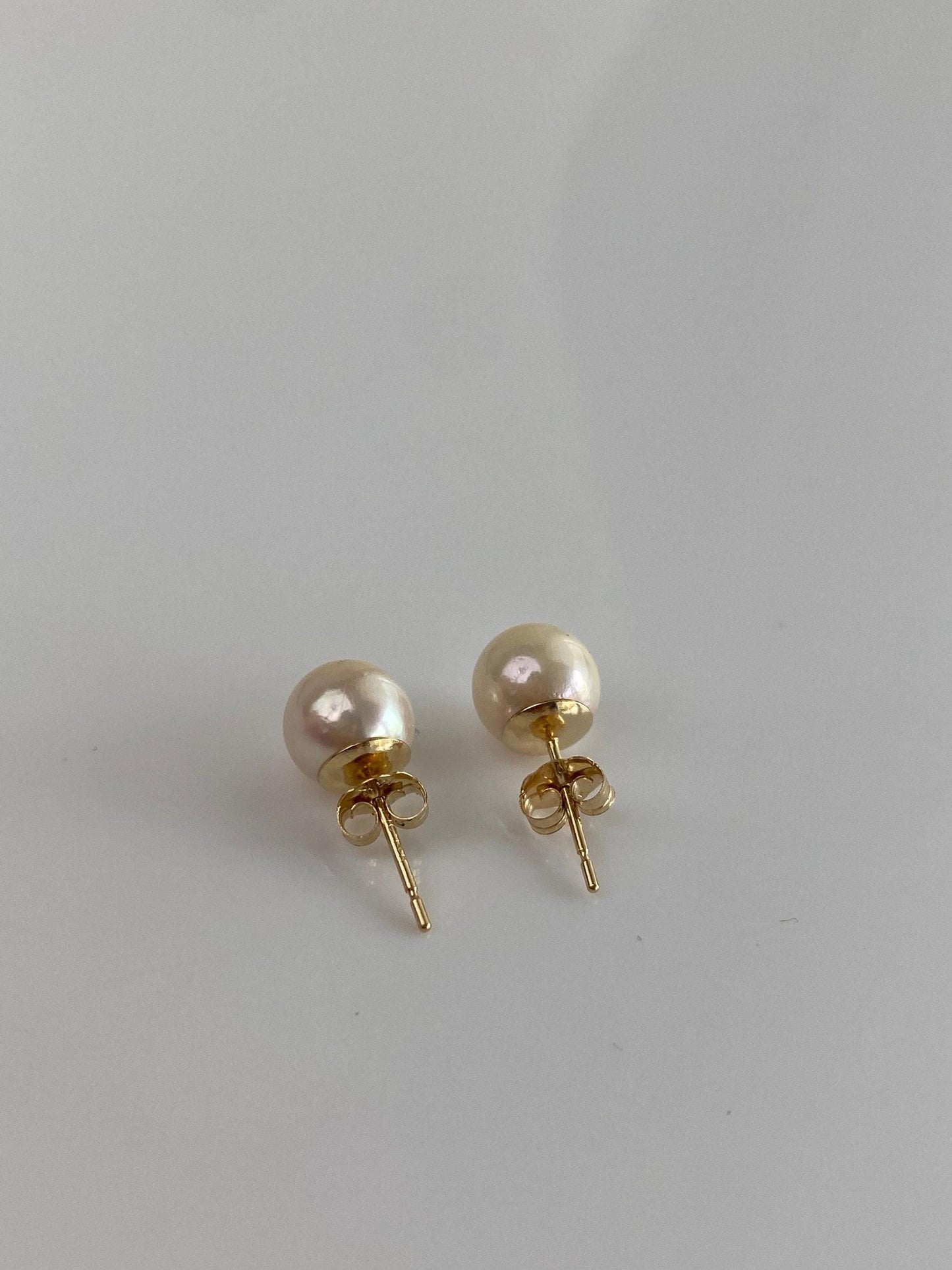Vintage Solid 14k Yellow Gold Pearl Stud Earrings