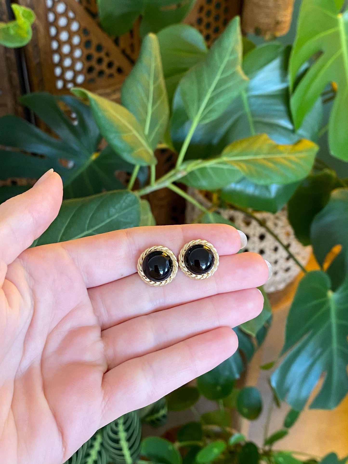 Vintage Solid 14k Yellow Gold Onyx Stud Earrings