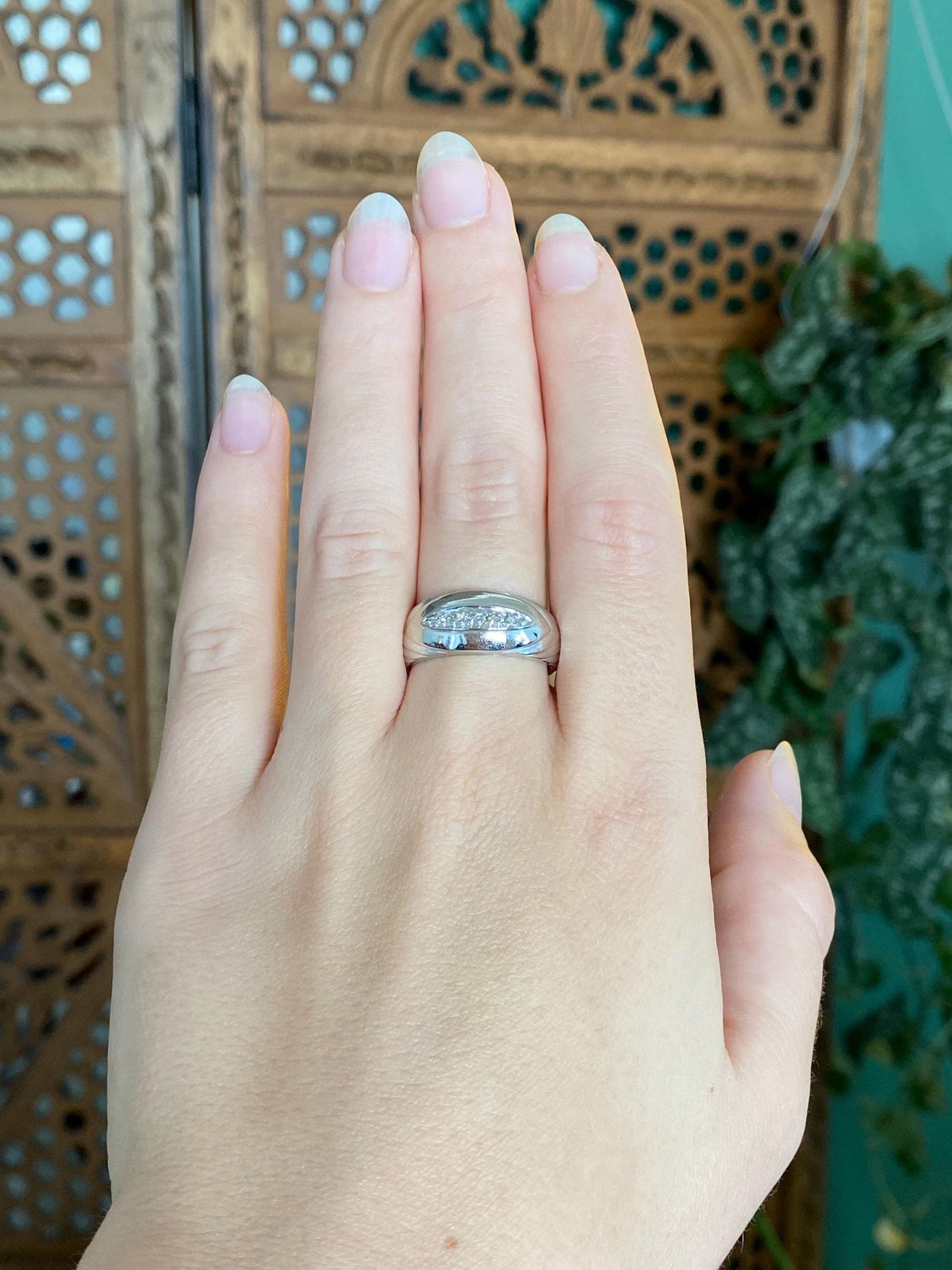 Vintage Solid 14k White Gold Diamonds Designed Ring Band - Size 8.25