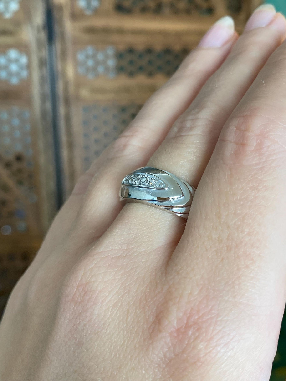 Vintage Solid 14k White Gold Diamonds Designed Ring Band - Size 8.25