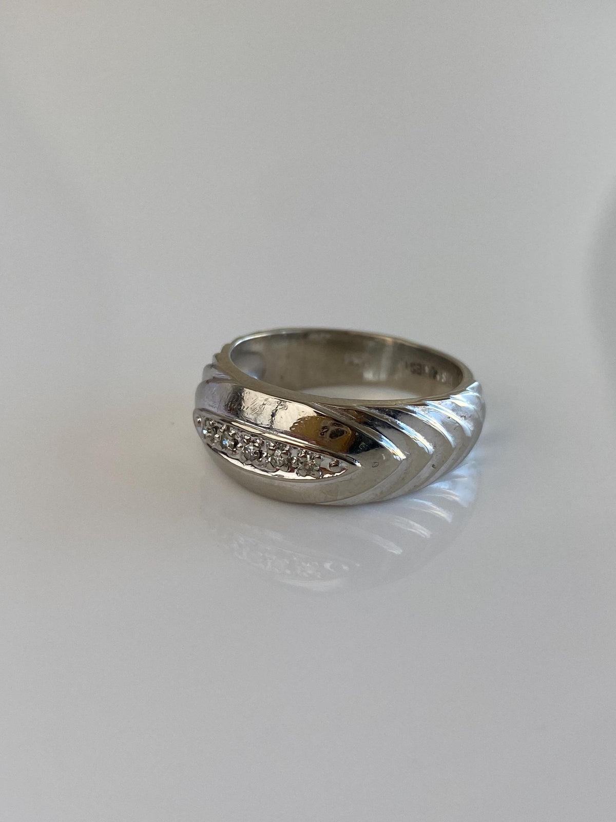 Vintage Solid 14k White Gold Diamonds Designed Ring Band - Size 8.25