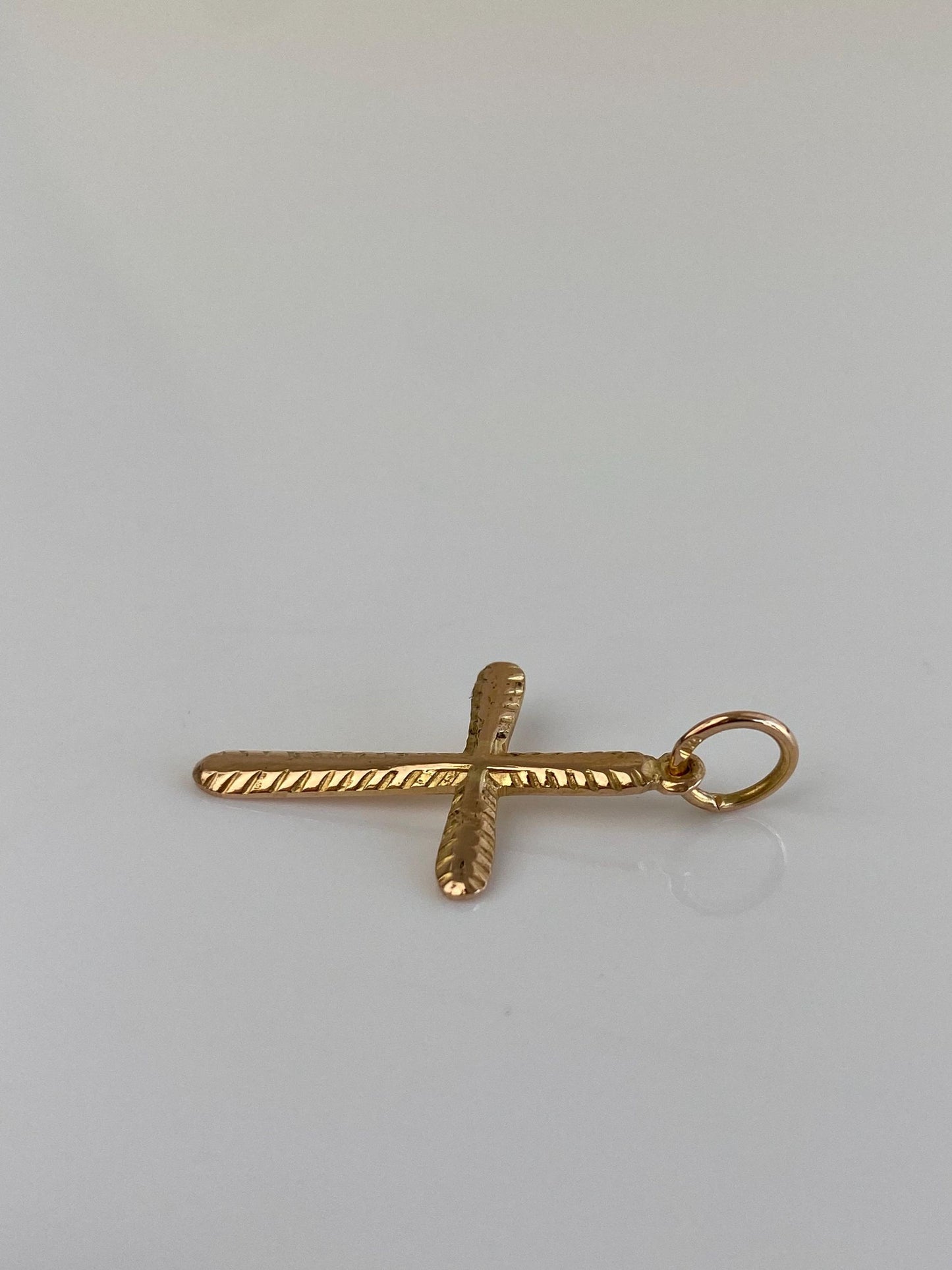 Vintage 18k Yellow Gold Design Cross Charm