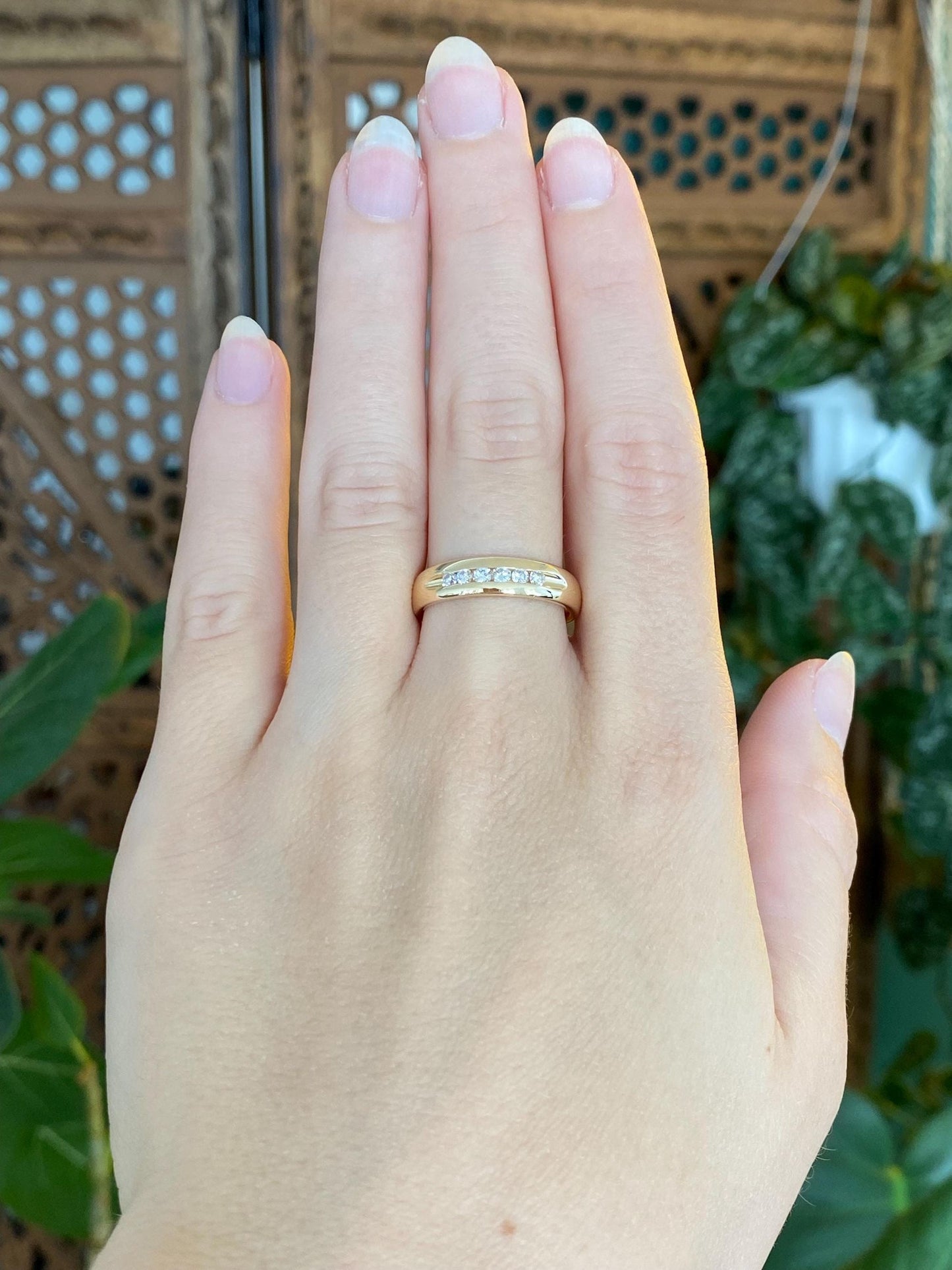 Vintage Solid 14k Yellow Gold Diamond Ring Band - Size 7.5
