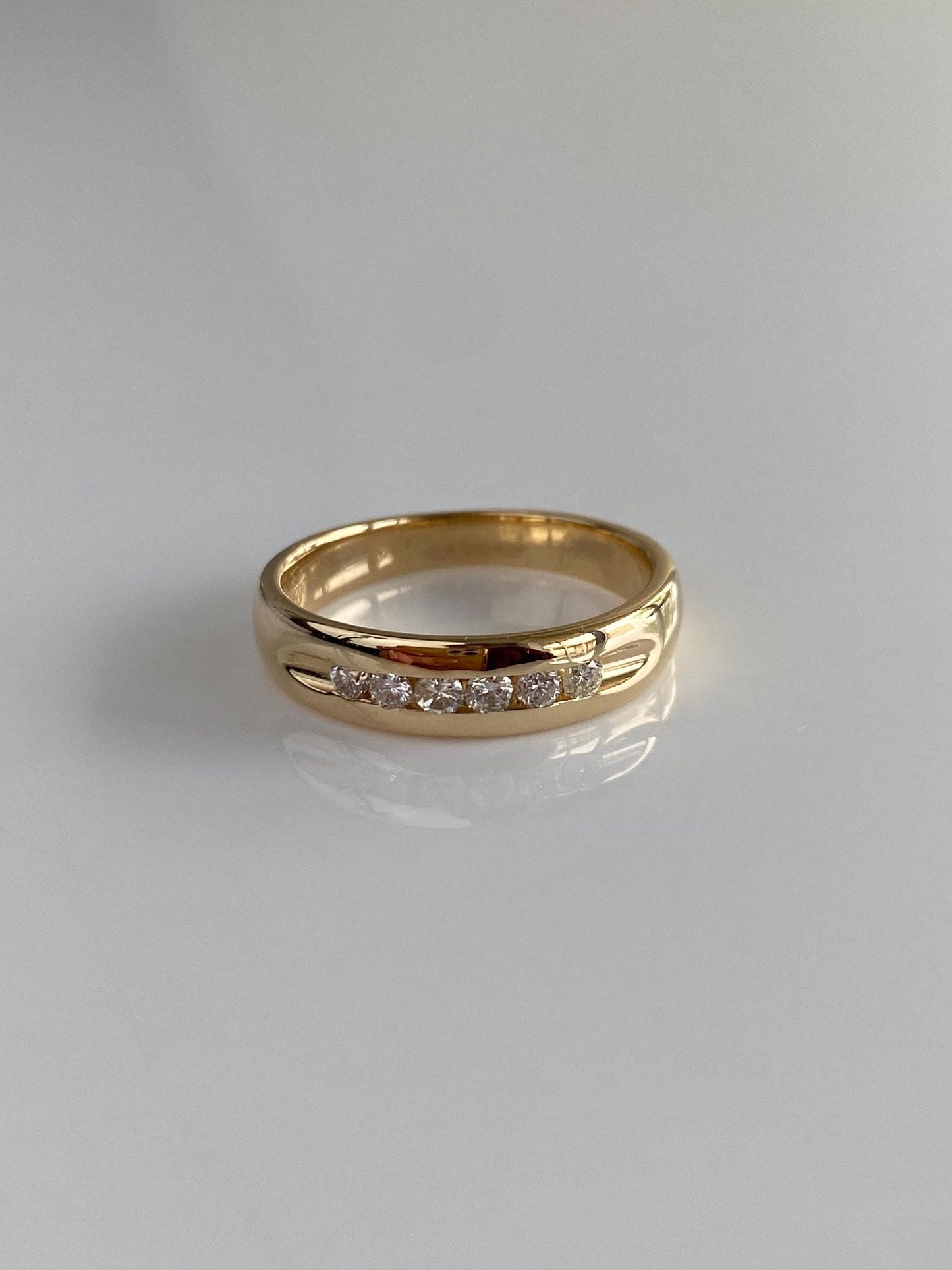 Vintage Solid 14k Yellow Gold Diamond Ring Band - Size 7.5