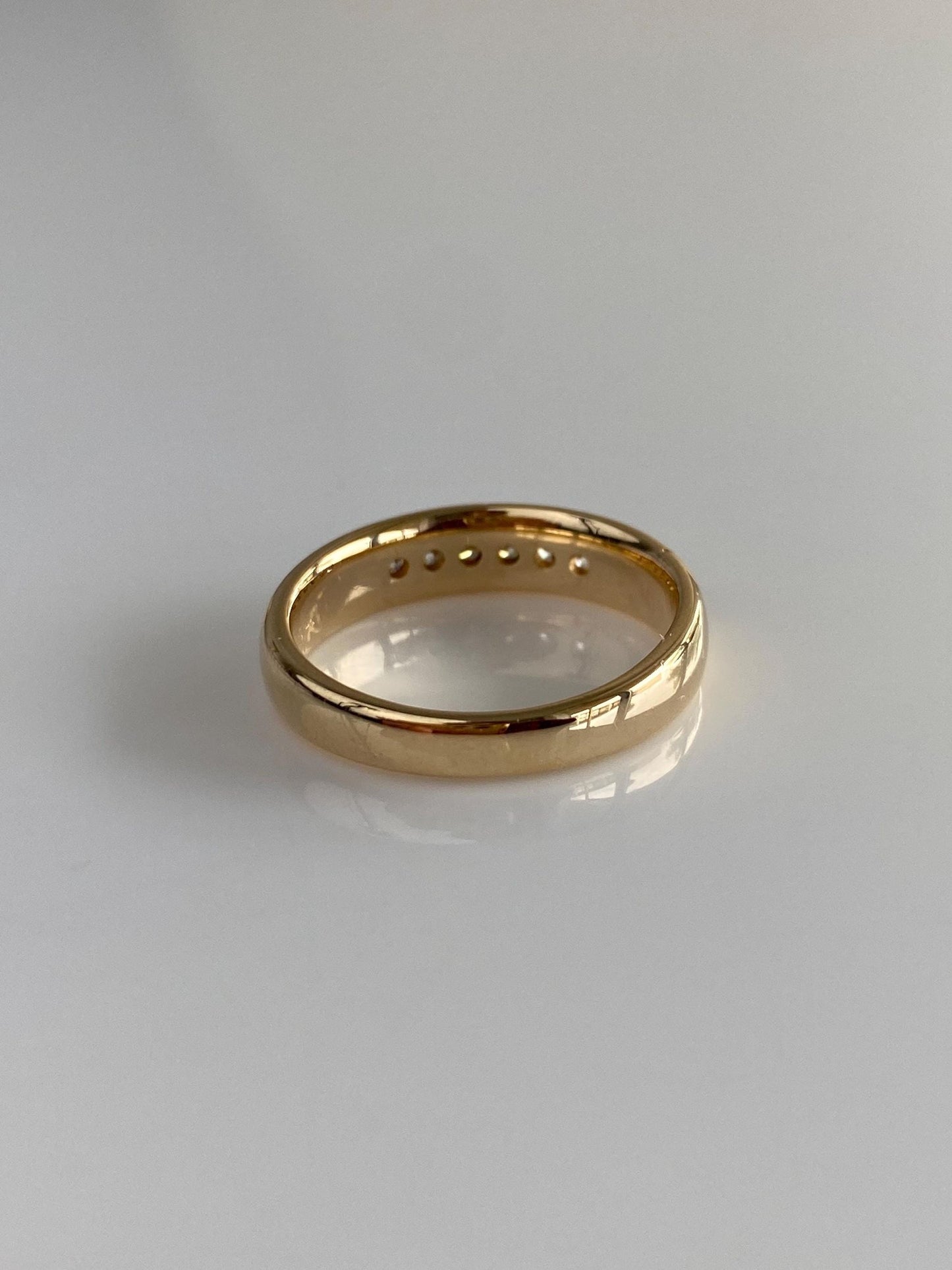 Vintage Solid 14k Yellow Gold Diamond Ring Band - Size 7.5