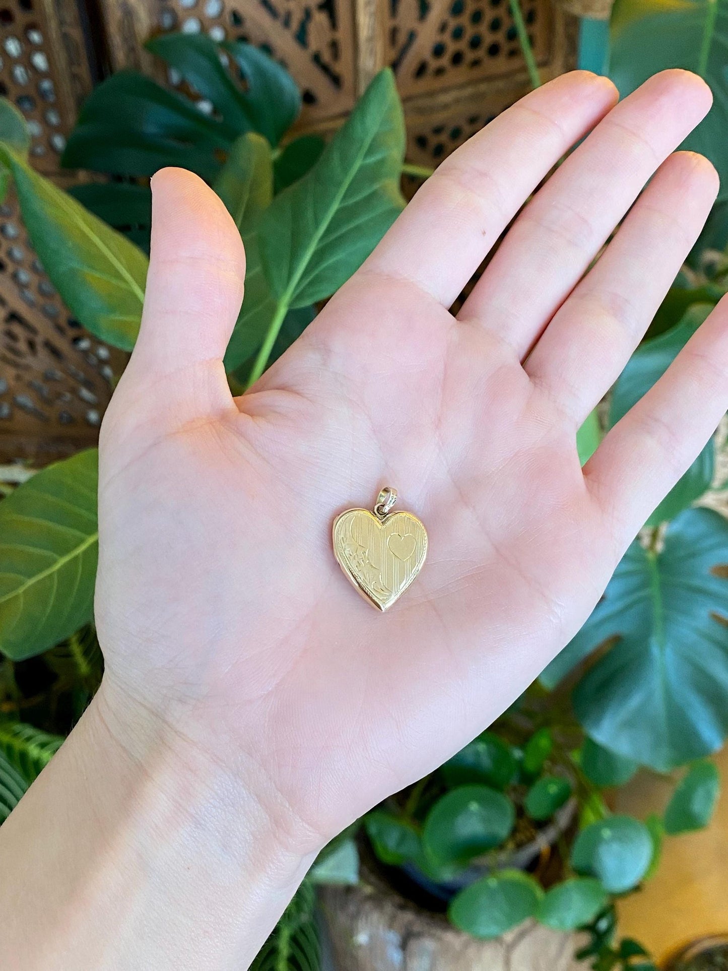 Vintage Solid 10k Yellow Gold Engraved Heart Locket Charm