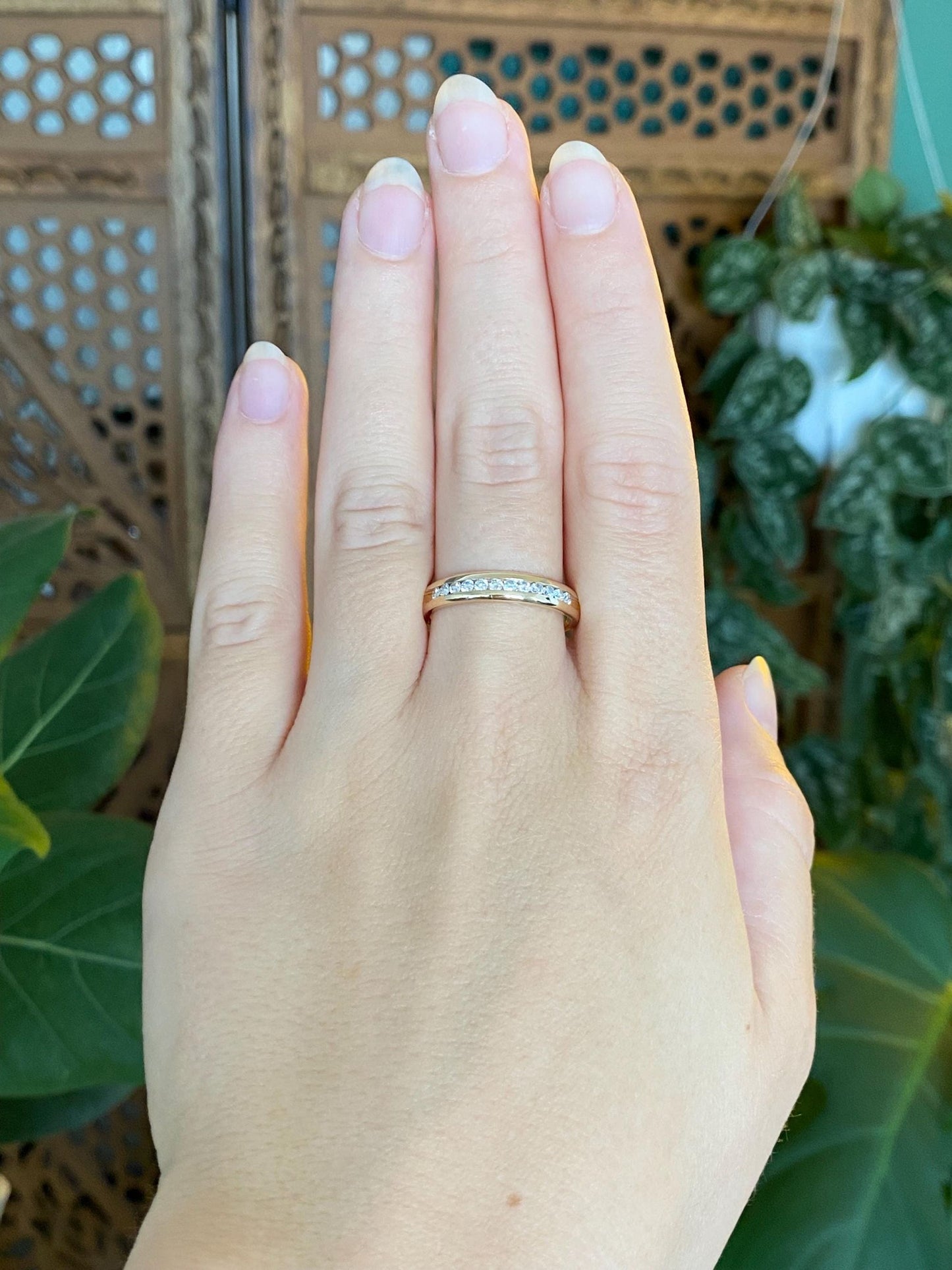Vintage Solid 14k Yellow Gold Diamond Ring Band - Size 8.75