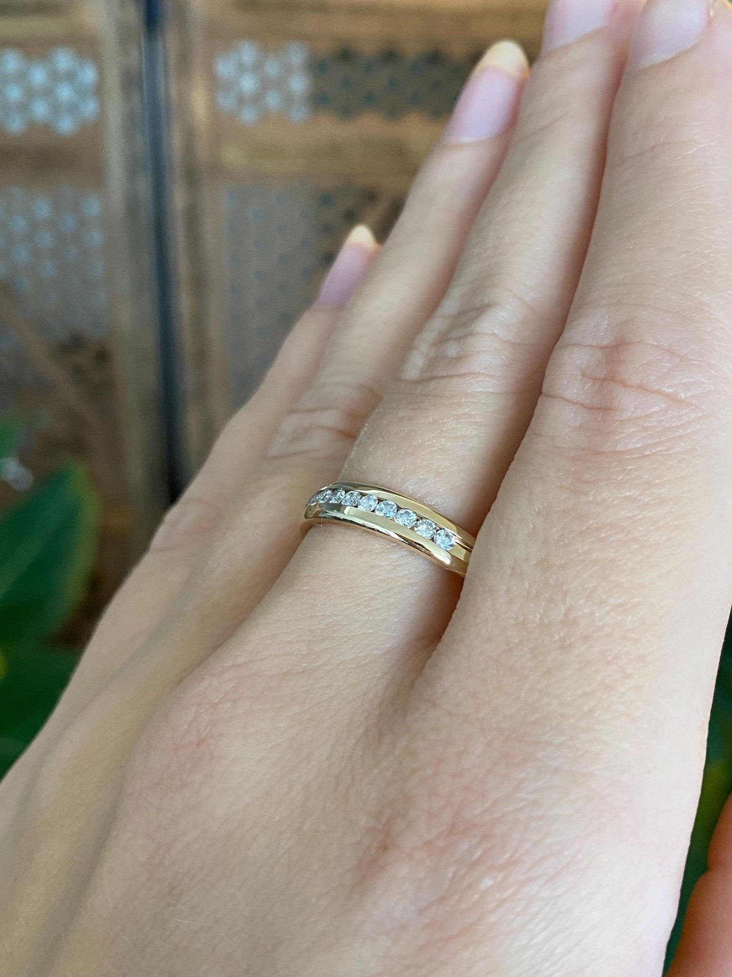 Vintage Solid 14k Yellow Gold Diamond Ring Band - Size 8.75