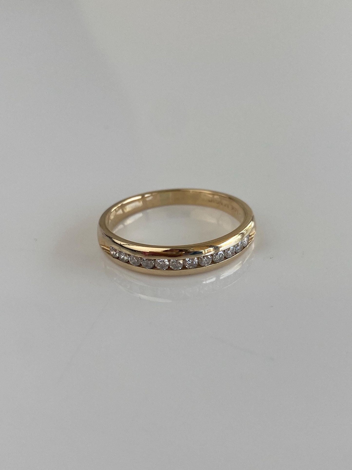 Vintage Solid 14k Yellow Gold Diamond Ring Band - Size 8.75