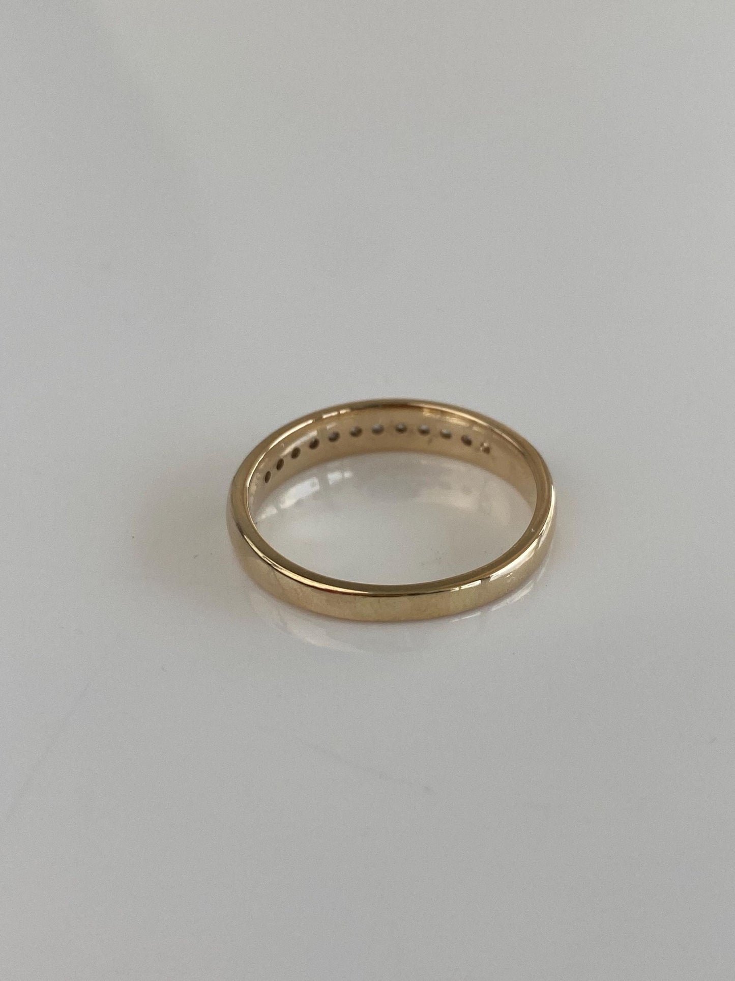 Vintage Solid 14k Yellow Gold Diamond Ring Band - Size 8.75