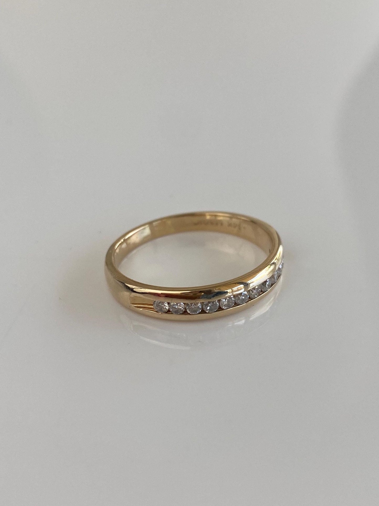 Vintage Solid 14k Yellow Gold Diamond Ring Band - Size 8.75