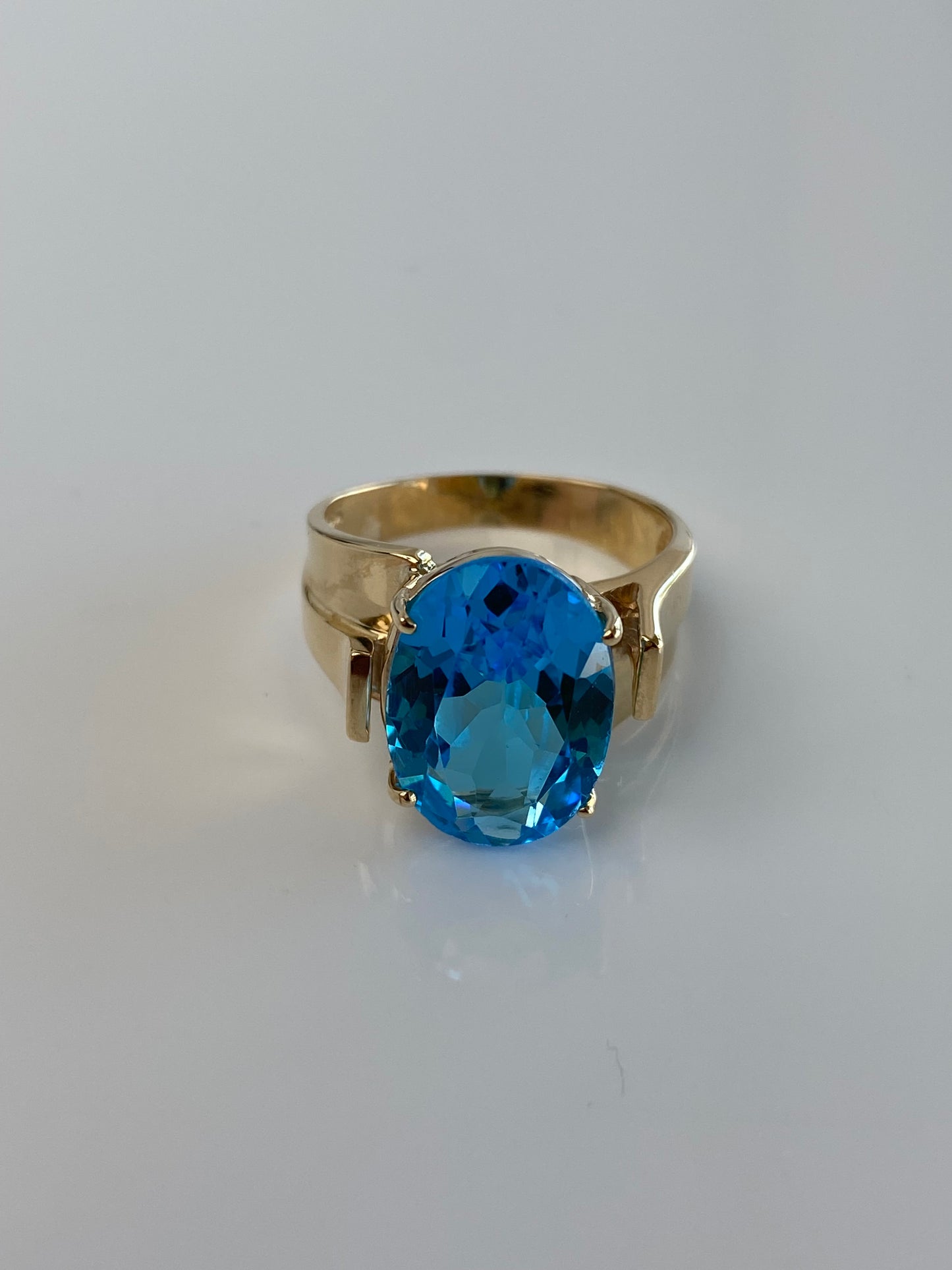 Vintage Solid 10k Topaz Ring - Size 7