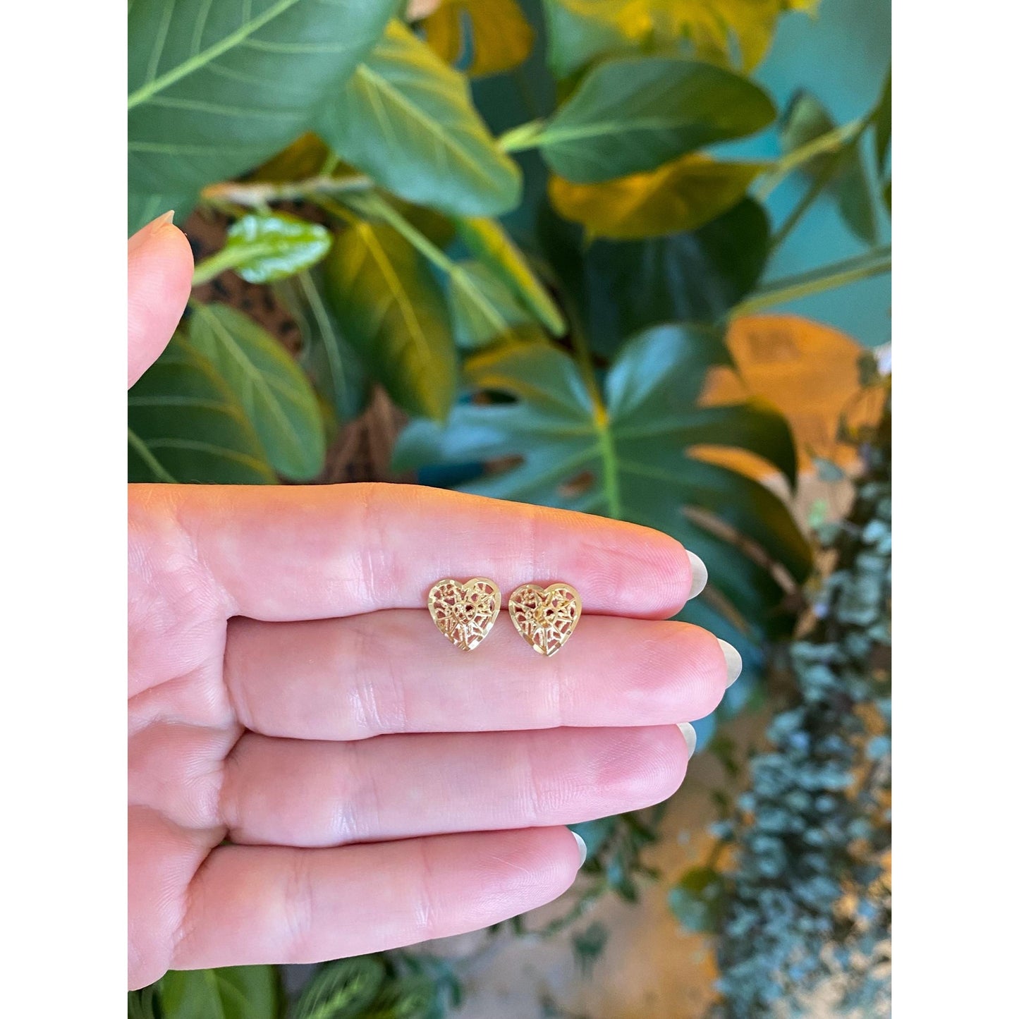Solid 14k Yellow Gold Filigree Heart Stud Earrings
