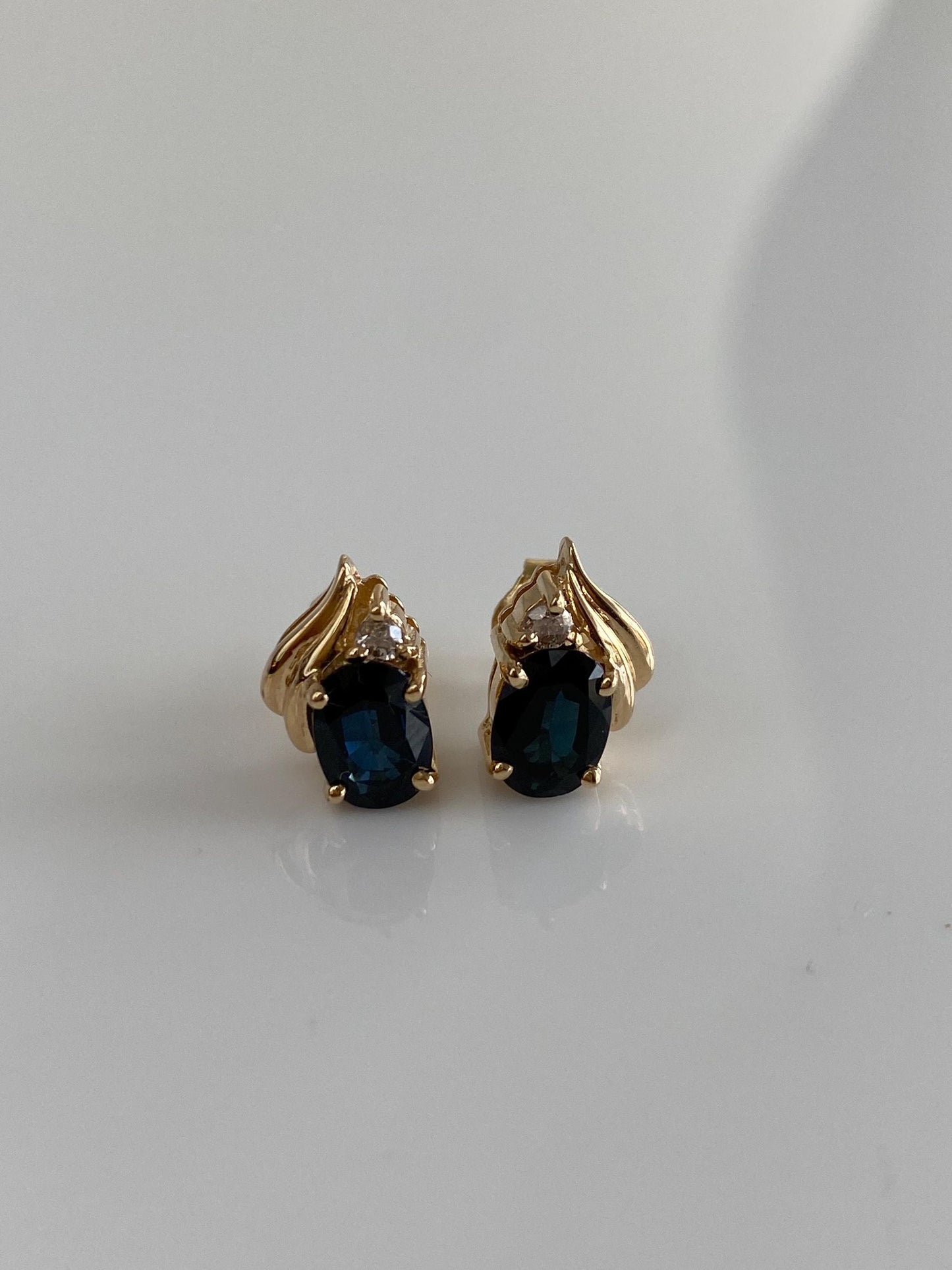Vintage Solid 14k Yellow Gold Blue Sapphire Diamond Stud Earrings