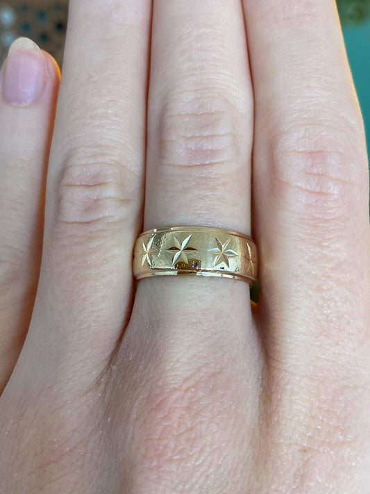 Vintage Solid 14k Yellow Gold Wide Star Set Design Ring Band - Size 6.75-7
