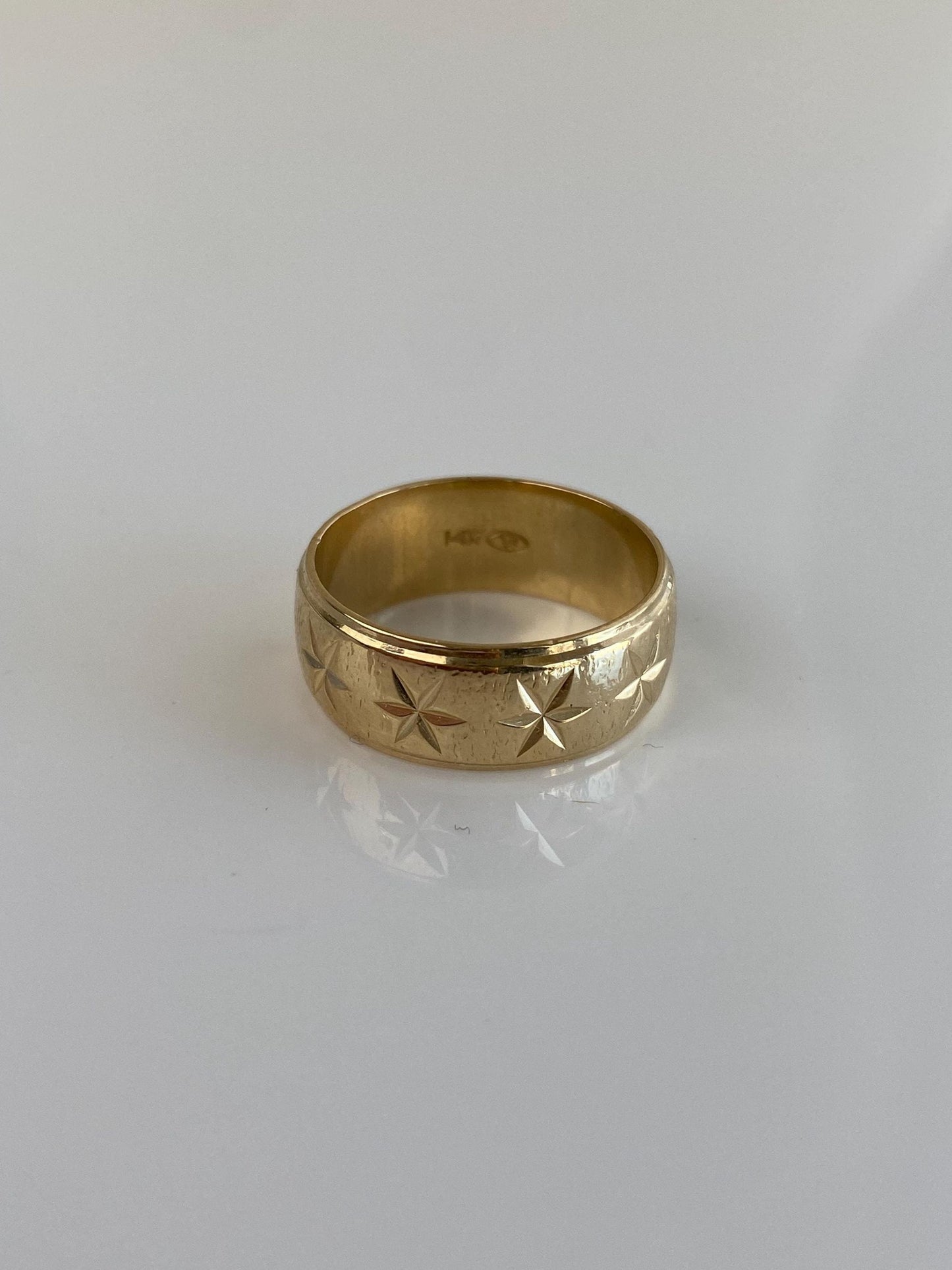 Vintage Solid 14k Yellow Gold Wide Star Set Design Ring Band - Size 6.75-7