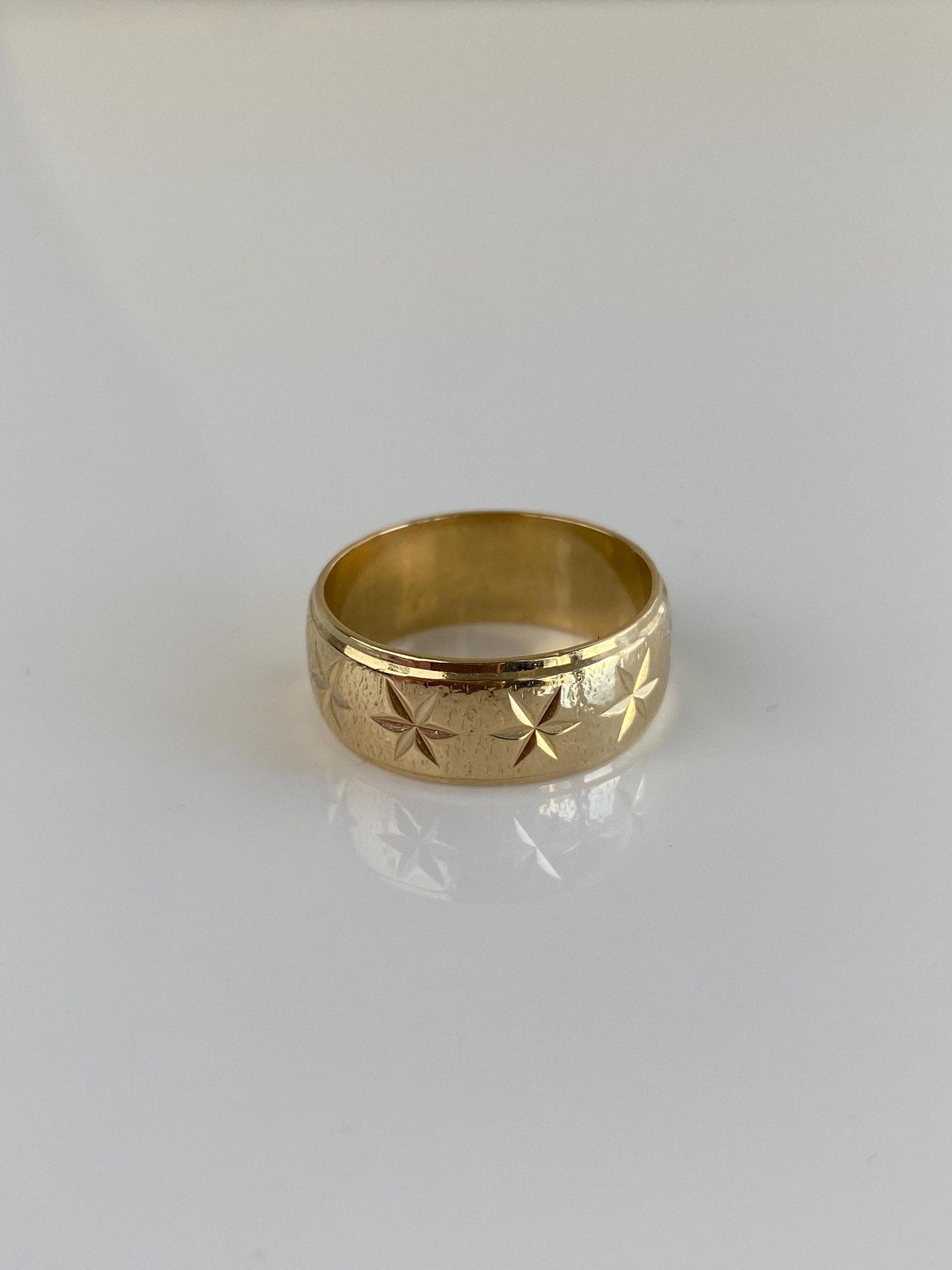 Vintage Solid 14k Yellow Gold Wide Star Set Design Ring Band - Size 6.75-7
