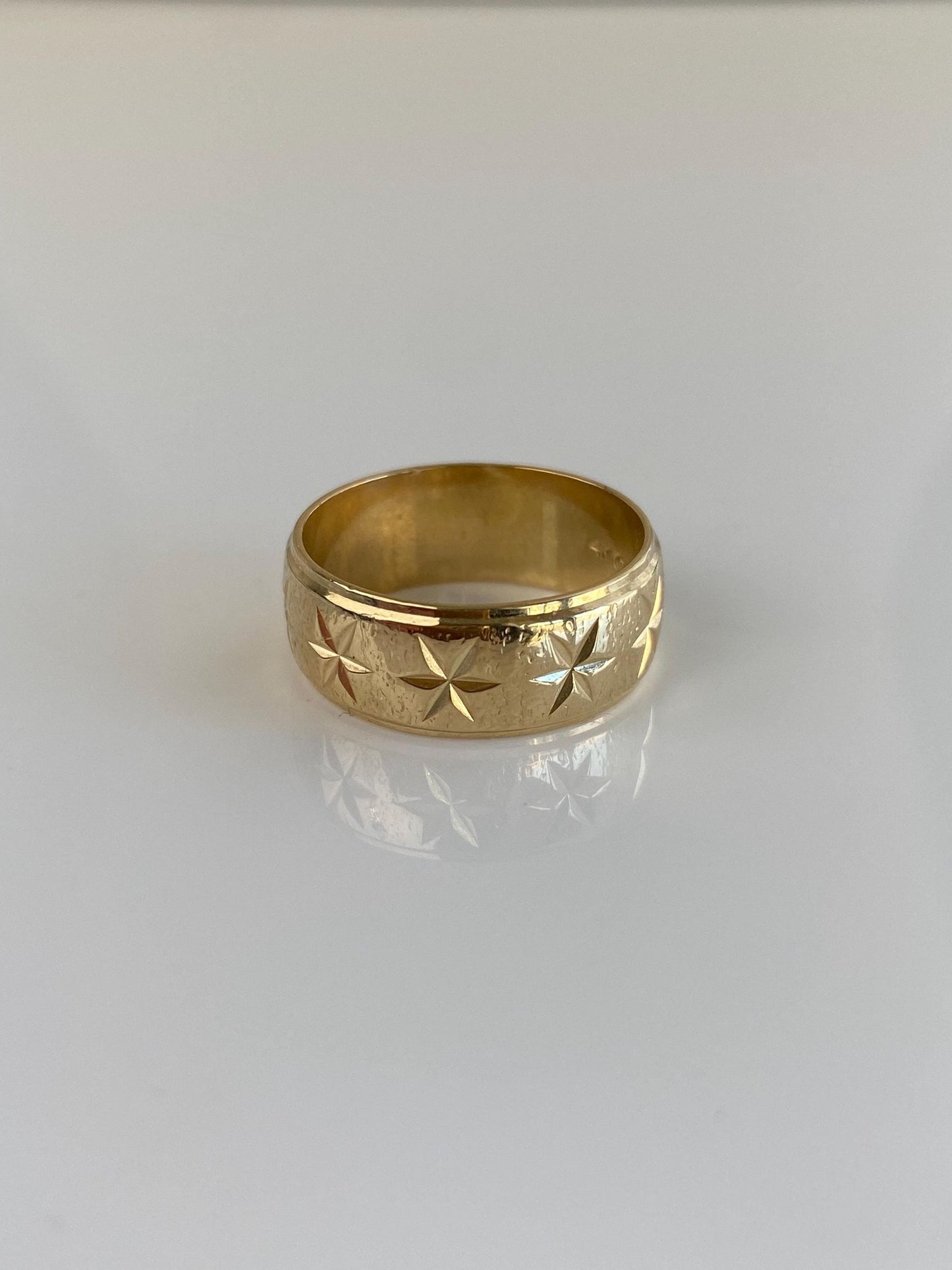 Vintage Solid 14k Yellow Gold Wide Star Set Design Ring Band - Size 6.75-7