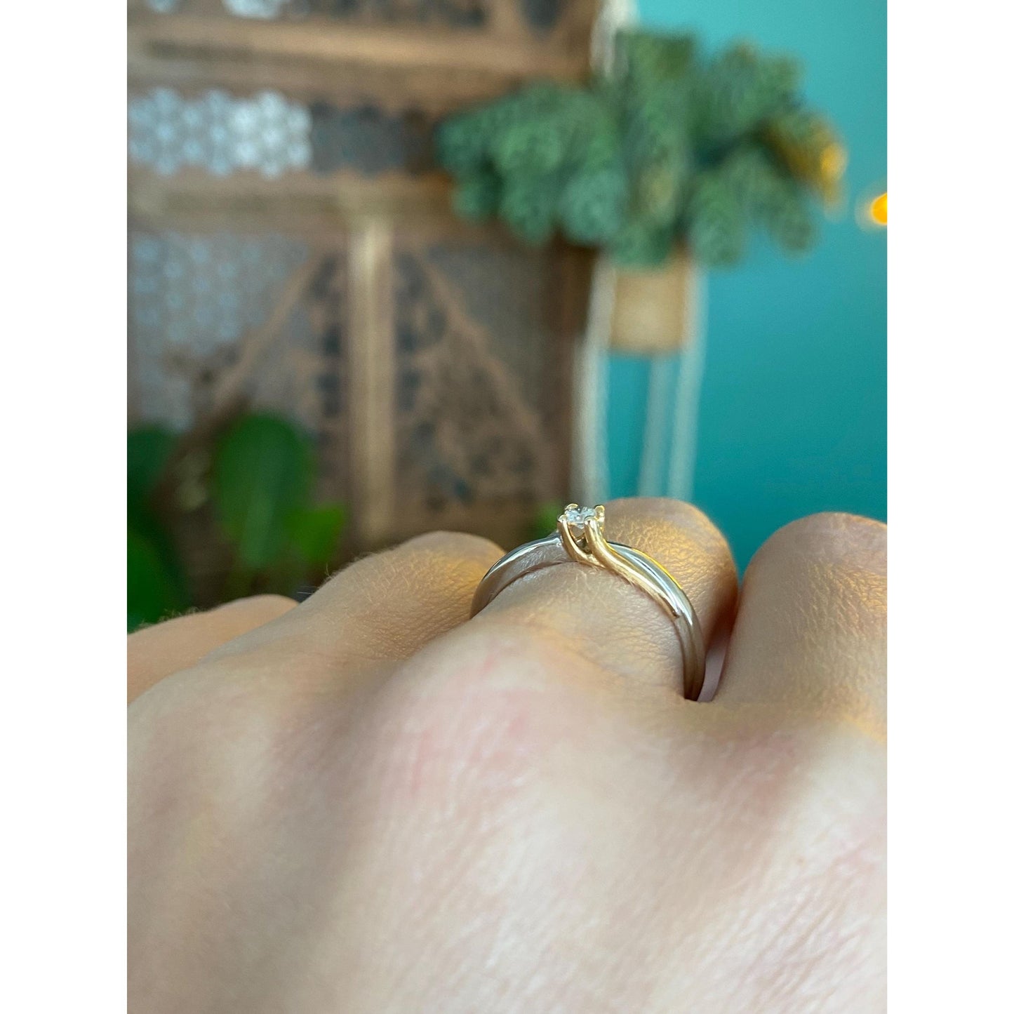 Vintage Solid 14k White & Yellow Gold Diamond Twist Ring - Size 6.25