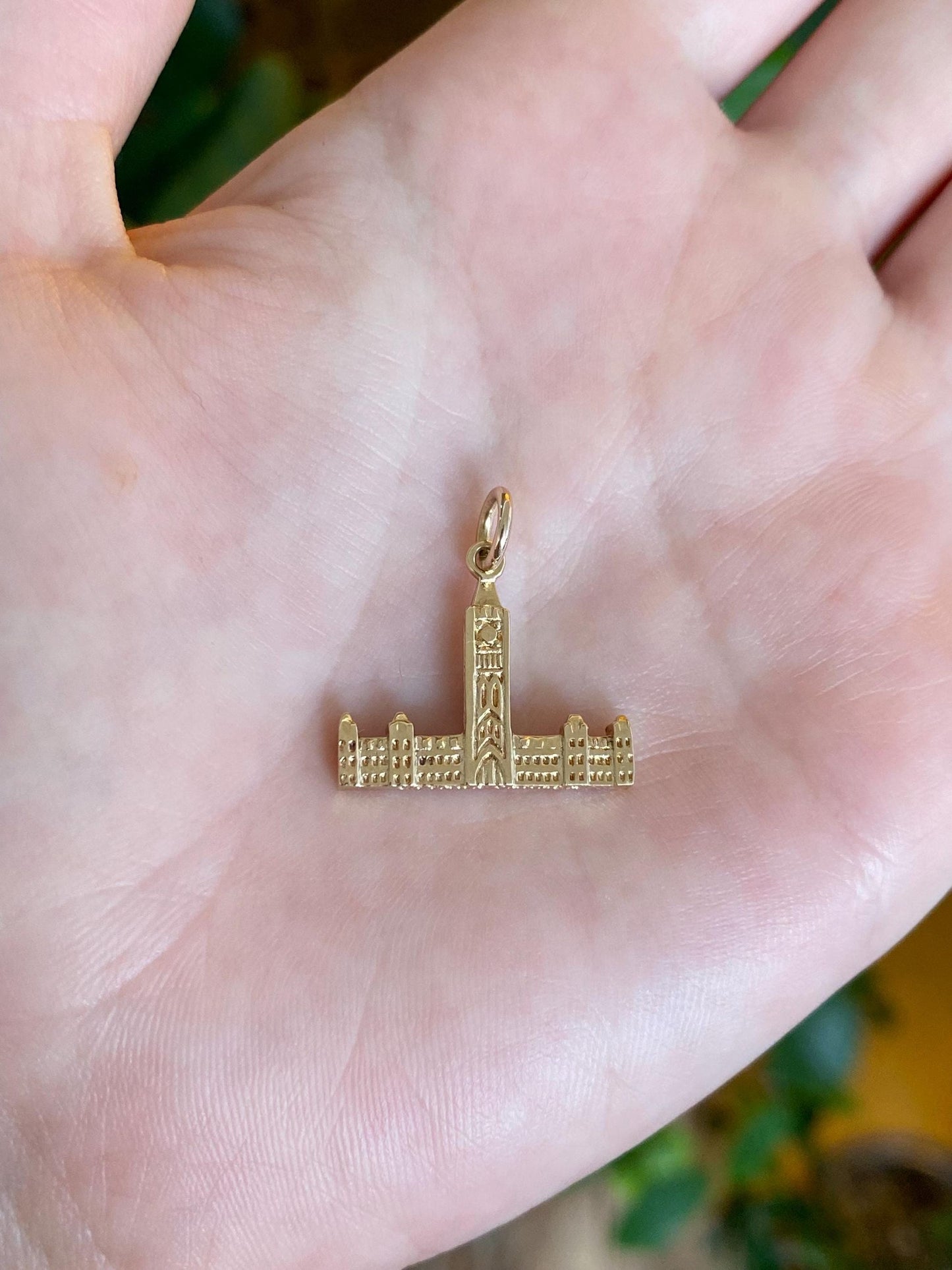 Vintage Solid 14k Yellow Gold Ottowa Canada Building Charm