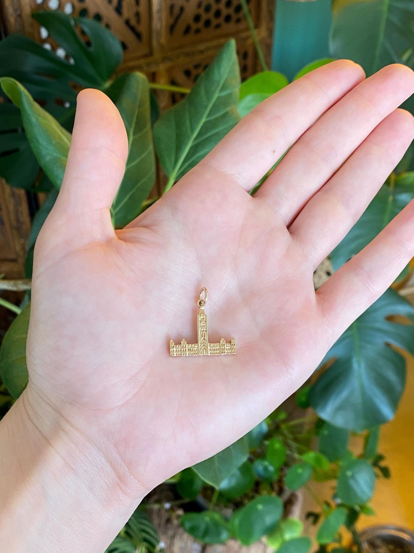 Vintage Solid 14k Yellow Gold Ottowa Canada Building Charm