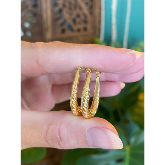 Vintage 18k Yellow Gold Oval Hoop Earrings