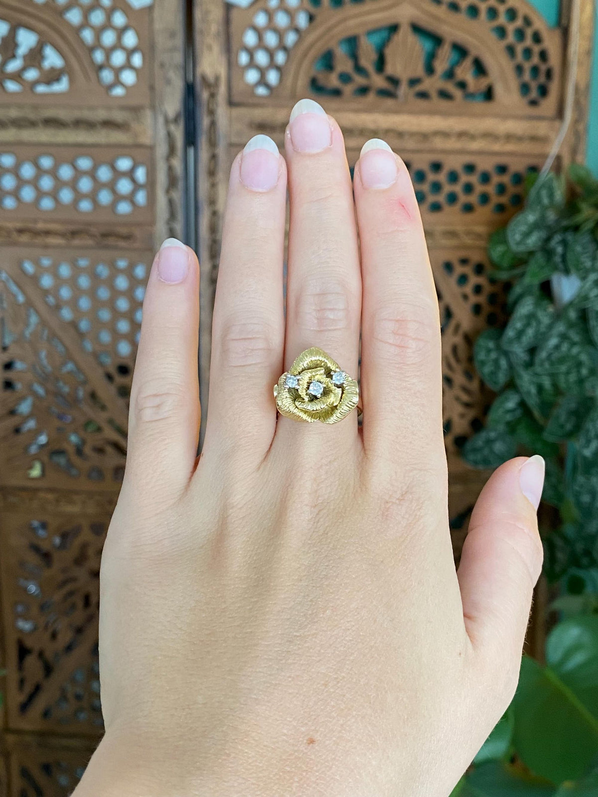 Vintage Solid 18k Yellow Gold Diamond Rose Ring - Size 8.5