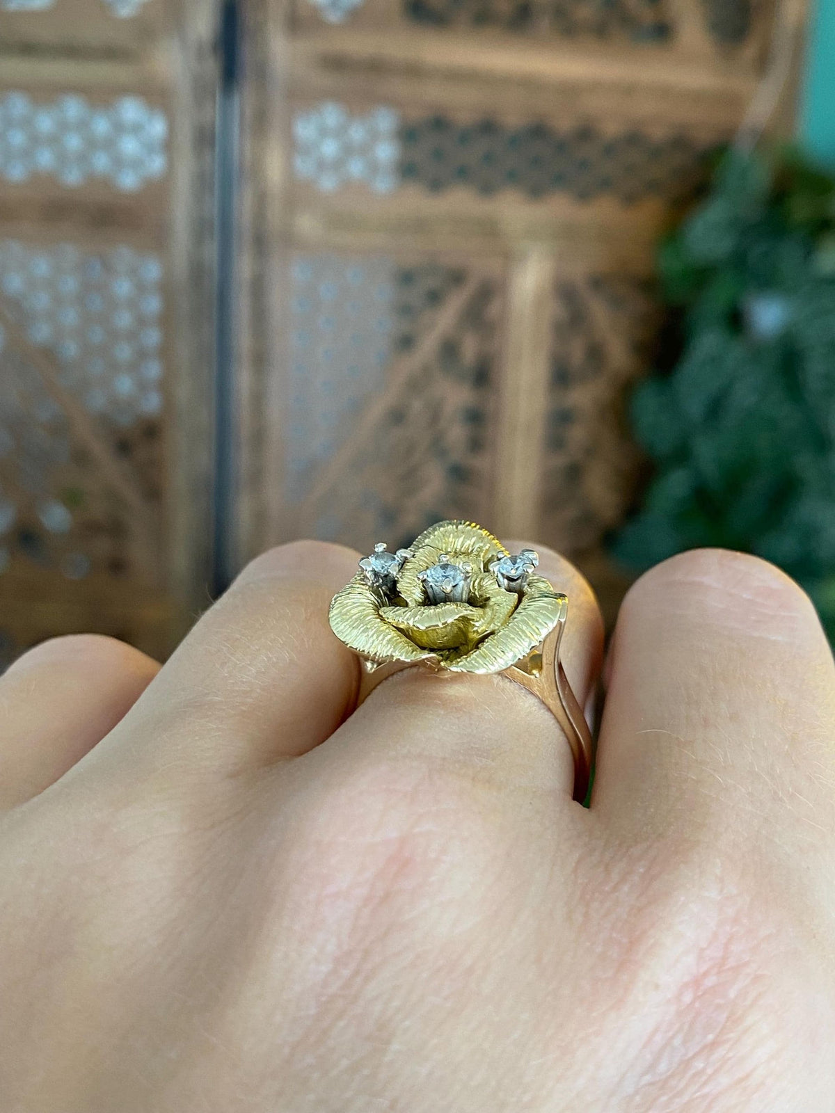 Vintage Solid 18k Yellow Gold Diamond Rose Ring - Size 8.5