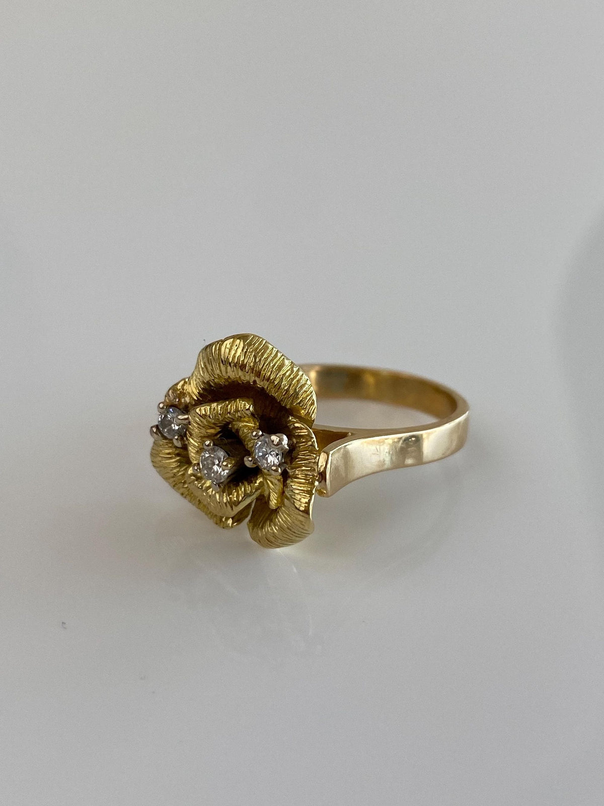 Vintage Solid 18k Yellow Gold Diamond Rose Ring - Size 8.5