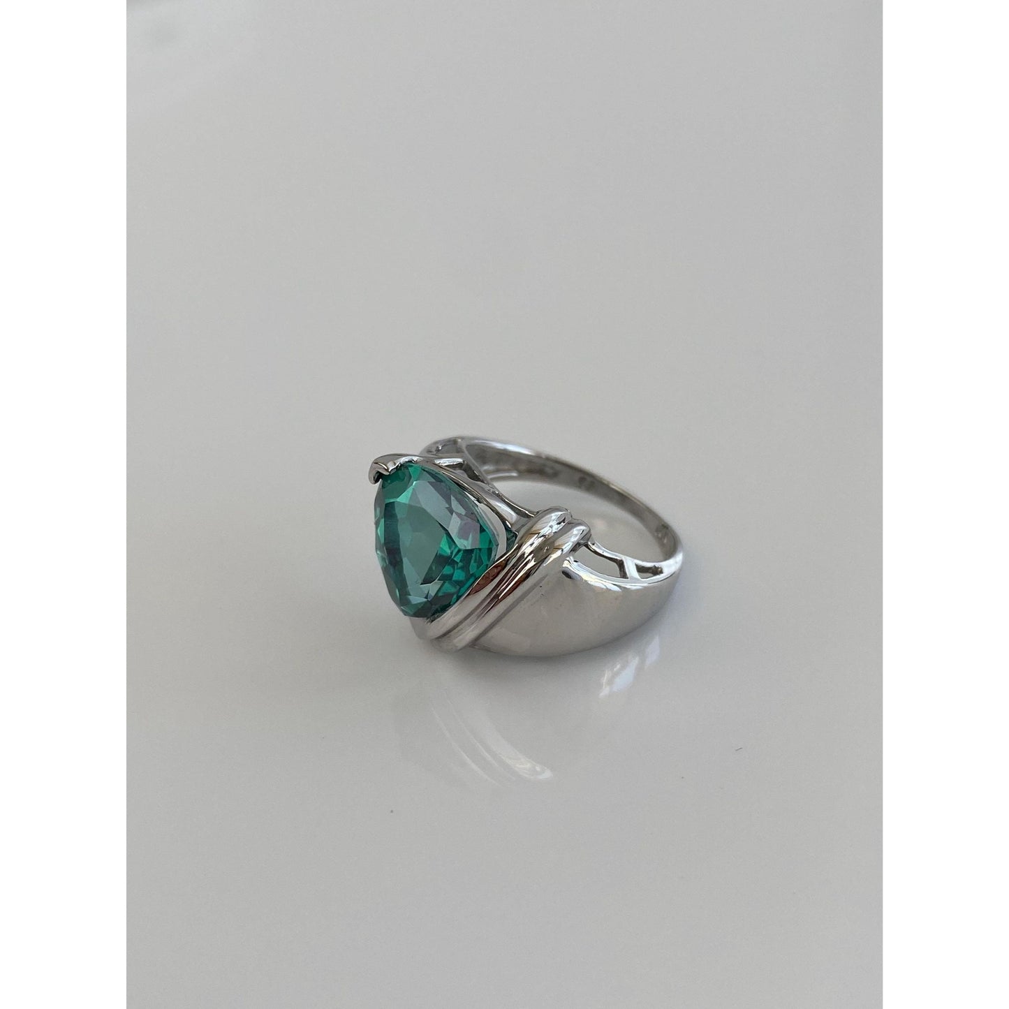 Vintage Solid 10k White Gold Green Topaz Ring - Size 4.5