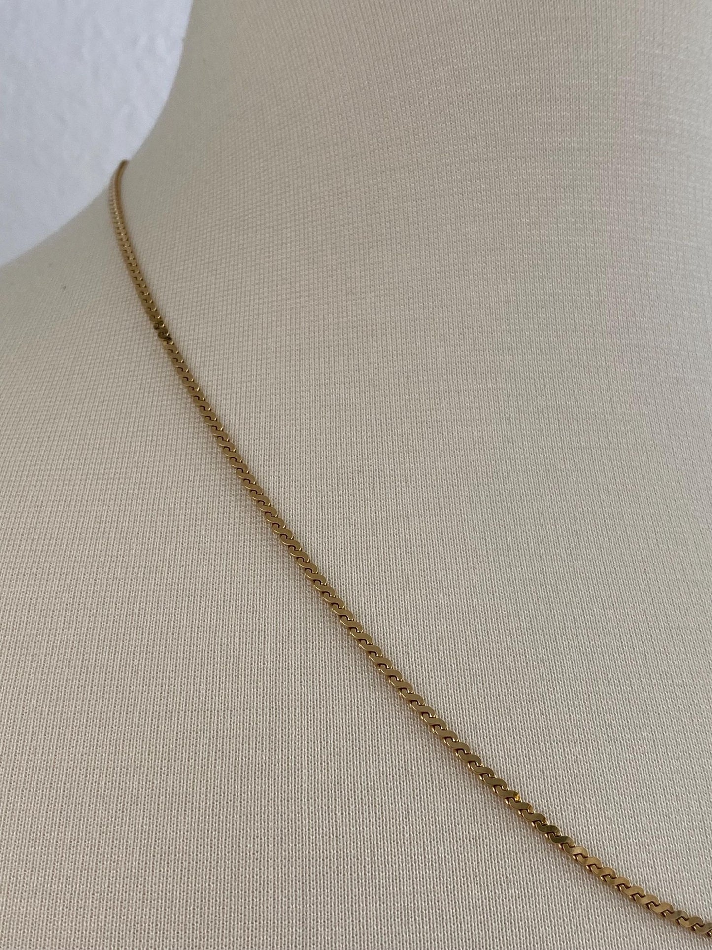 Vintage Solid 18k Yellow Gold Chunky Serpentine Chain Necklace - 22.5 inches