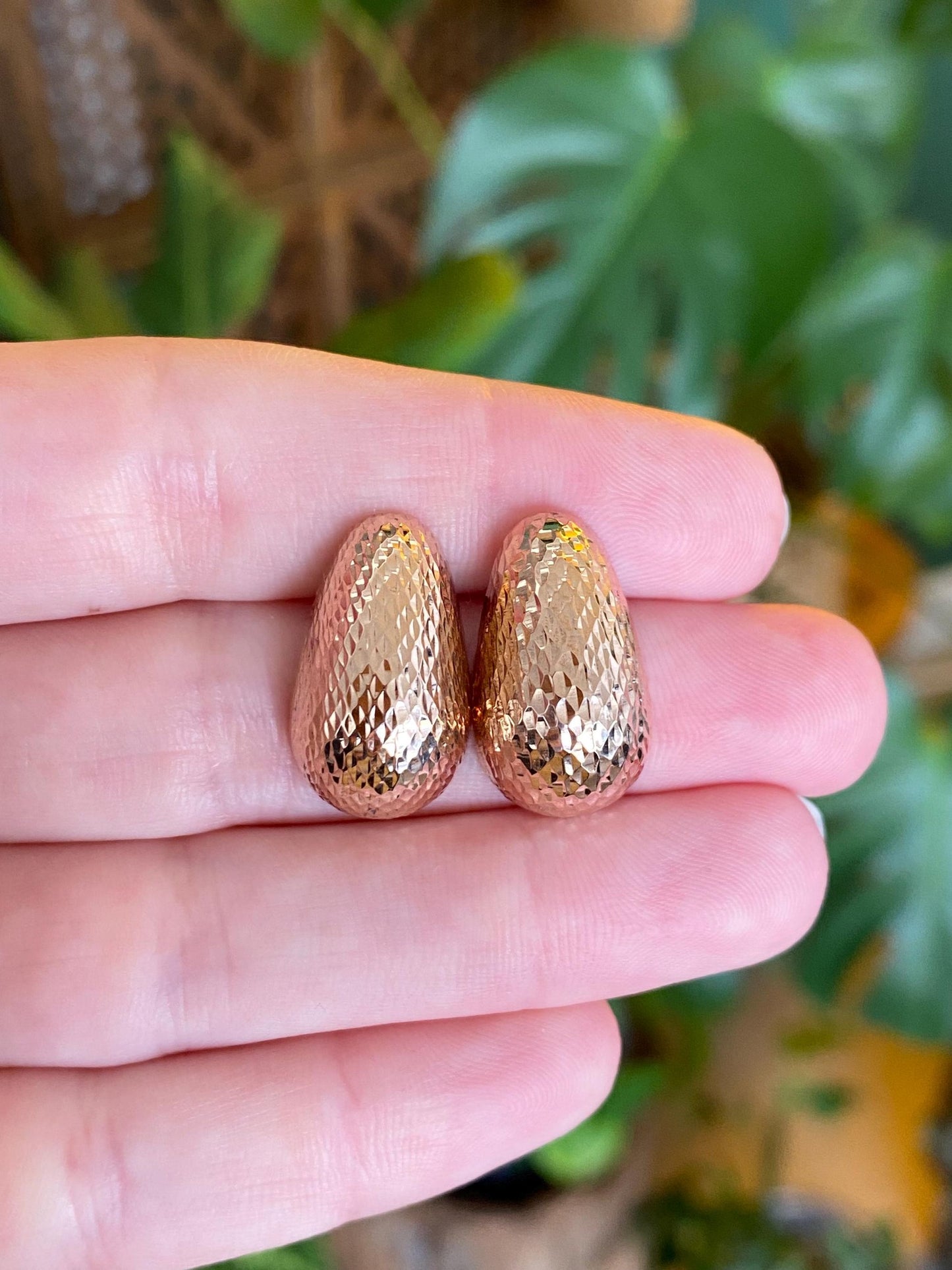 Vintage 14k Rose Gold Diamond Cut Teardrop Stud Earrings